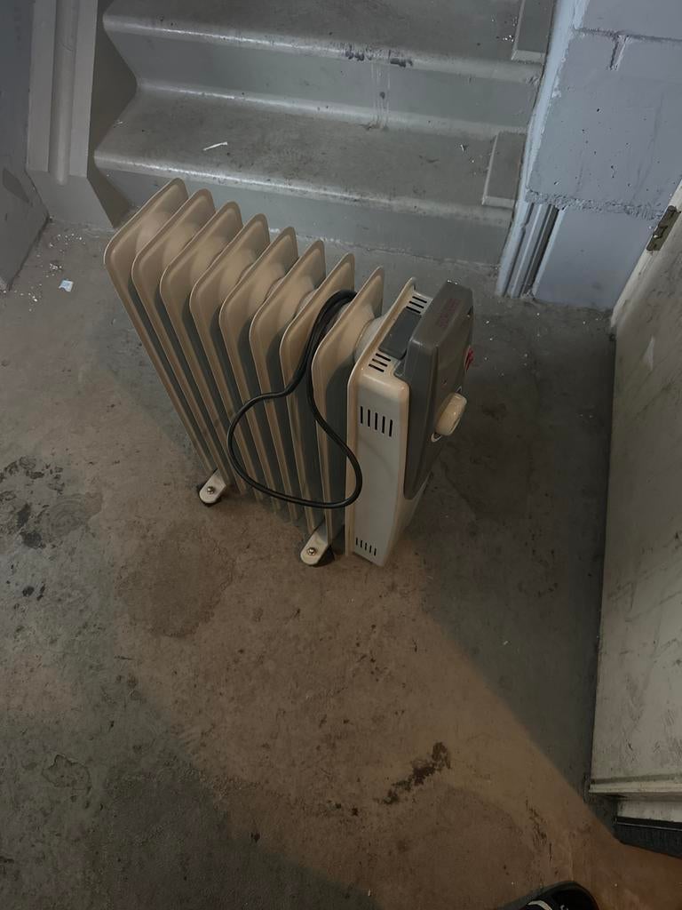 Oliegevulde radiator op wielen, Ophalen, Gebruikt, Radiator, Minder dan 60 cm