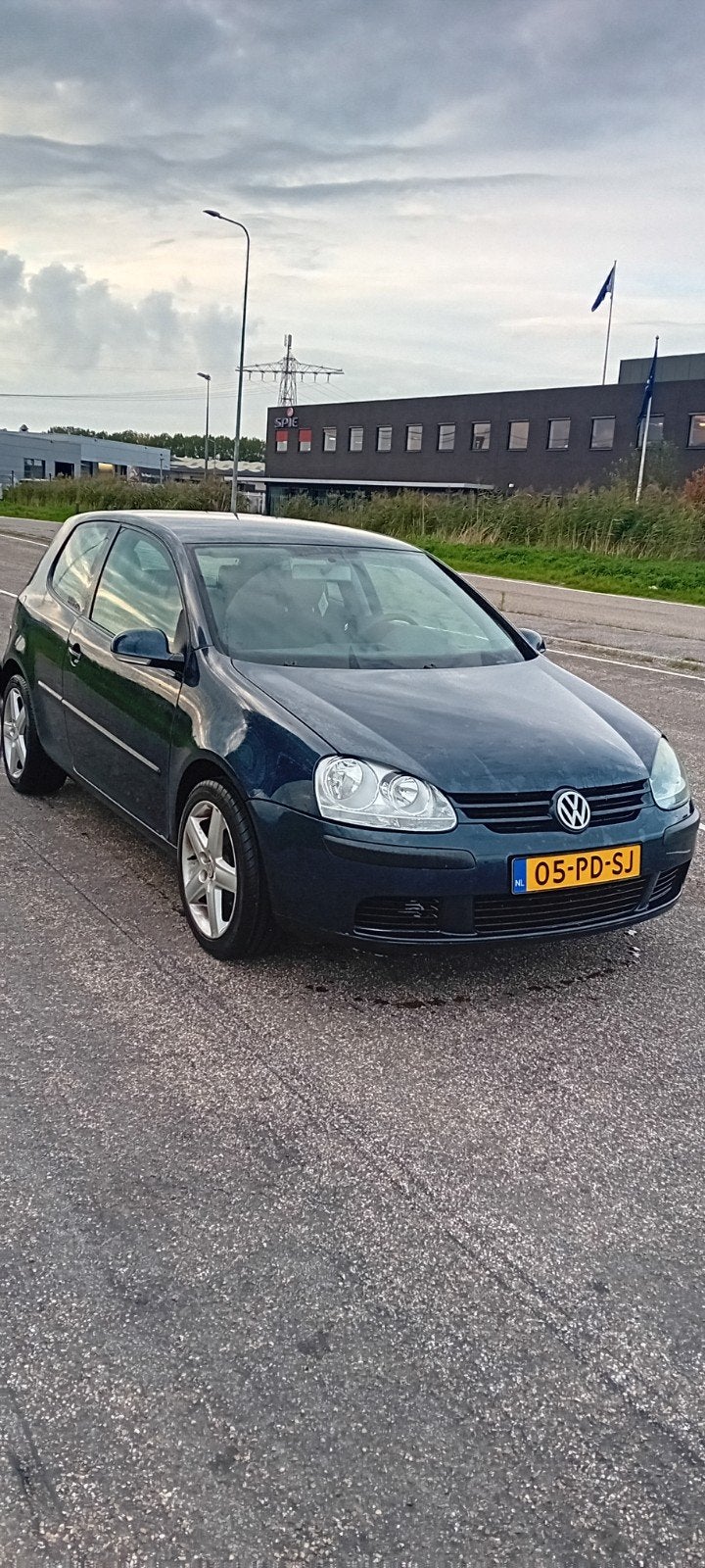 Foto 3 van Volkswagen Golf 1.6 16V FSI 85KW 3D 2004 Blauw