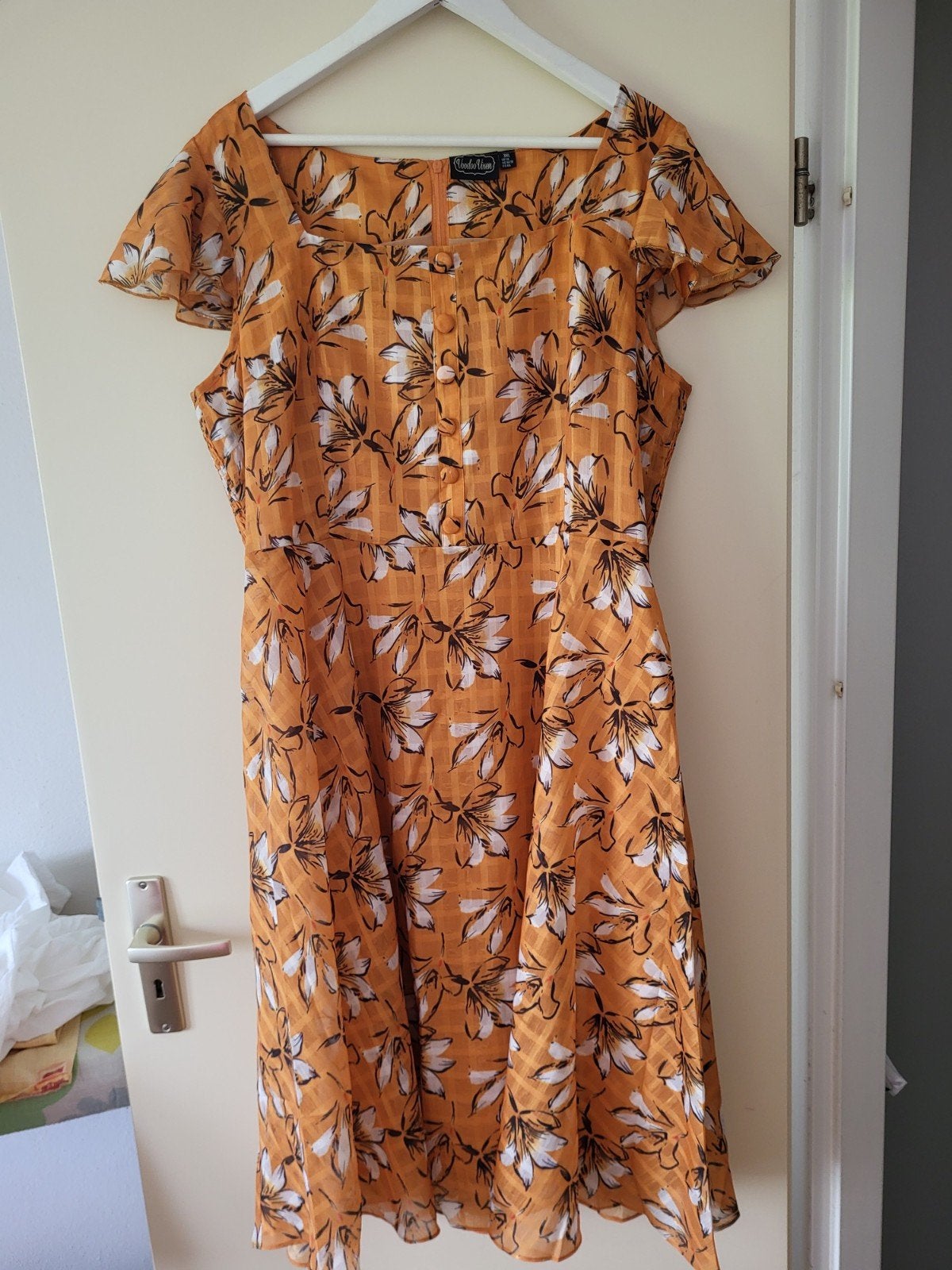 Voodoo Vixen jurk 3XL - Bruin/Oranje met bloemenprint, Kleding | Dames, Ophalen, Zo goed als nieuw