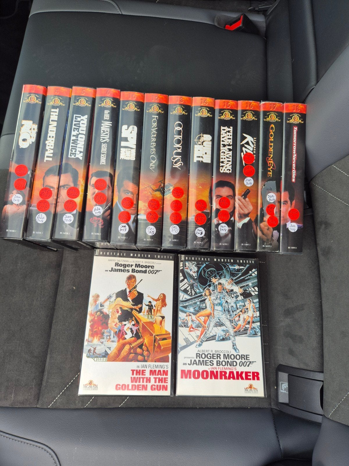 James Bond VHS videobanden 14 stuks, Cd's en Dvd's, Vanaf 12 jaar, Ophalen of Verzenden, Zo goed als nieuw, Actie en Avontuur