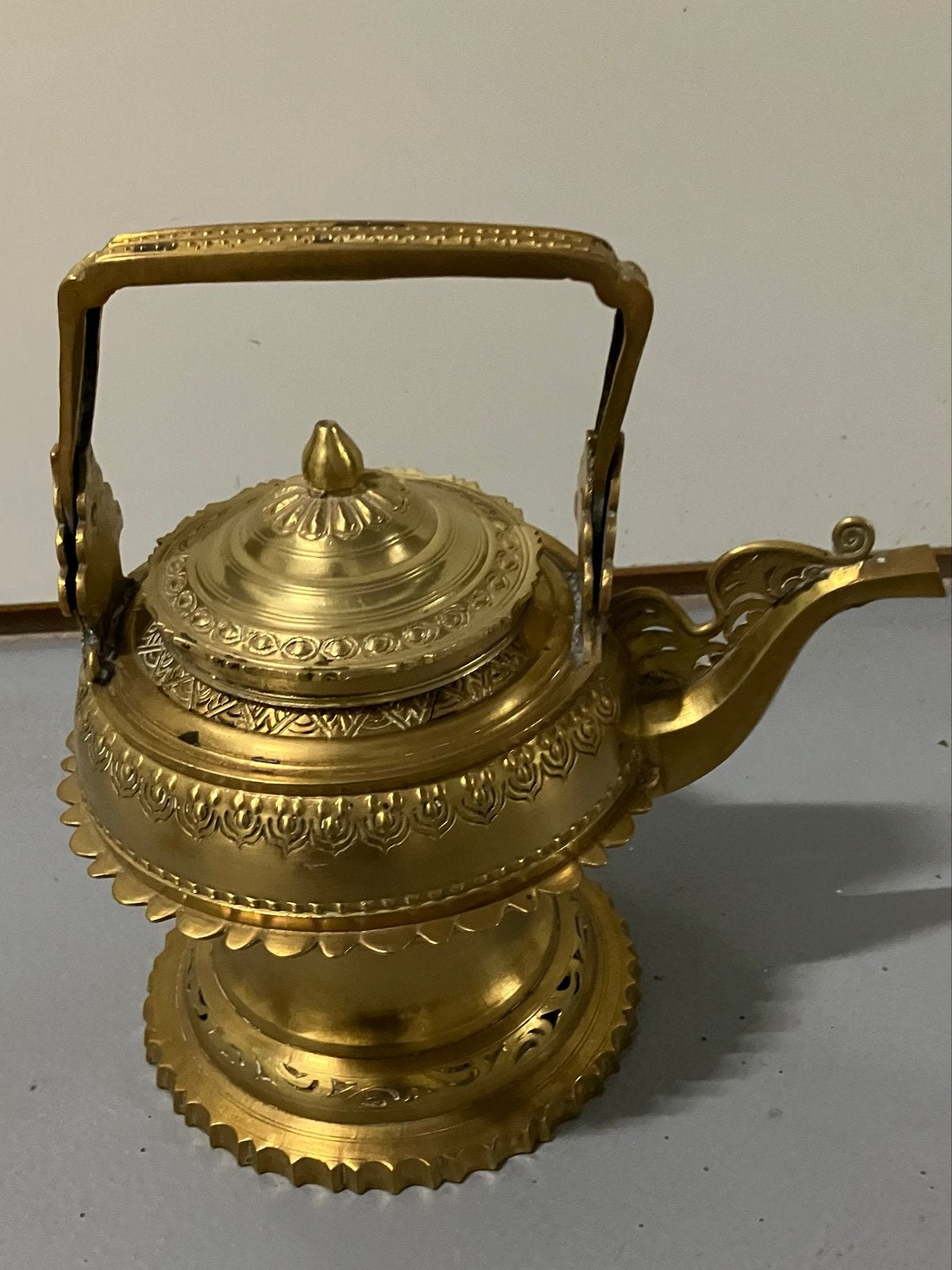 Antieke Koperen Theepot met Gedetailleerde Versieringen, Antiek en Kunst, Ophalen, Koper