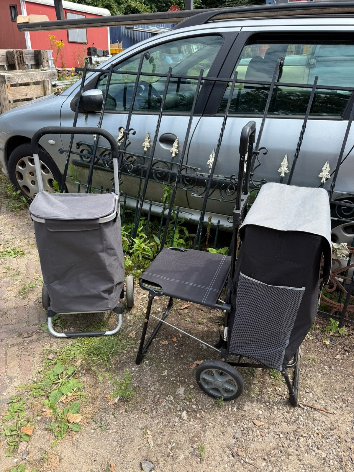 Boodschappentrolley/karretje - 2 beschikbaar, Ophalen, Overige materialen, Gebruikt, X