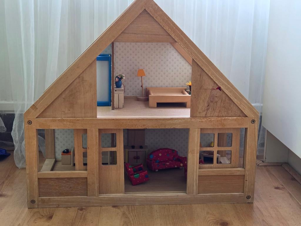 Poppenhuis met  meubeltjes, Kinderen en Baby's, Speelgoed | Poppenhuizen, Ophalen, Gebruikt, Poppenhuis