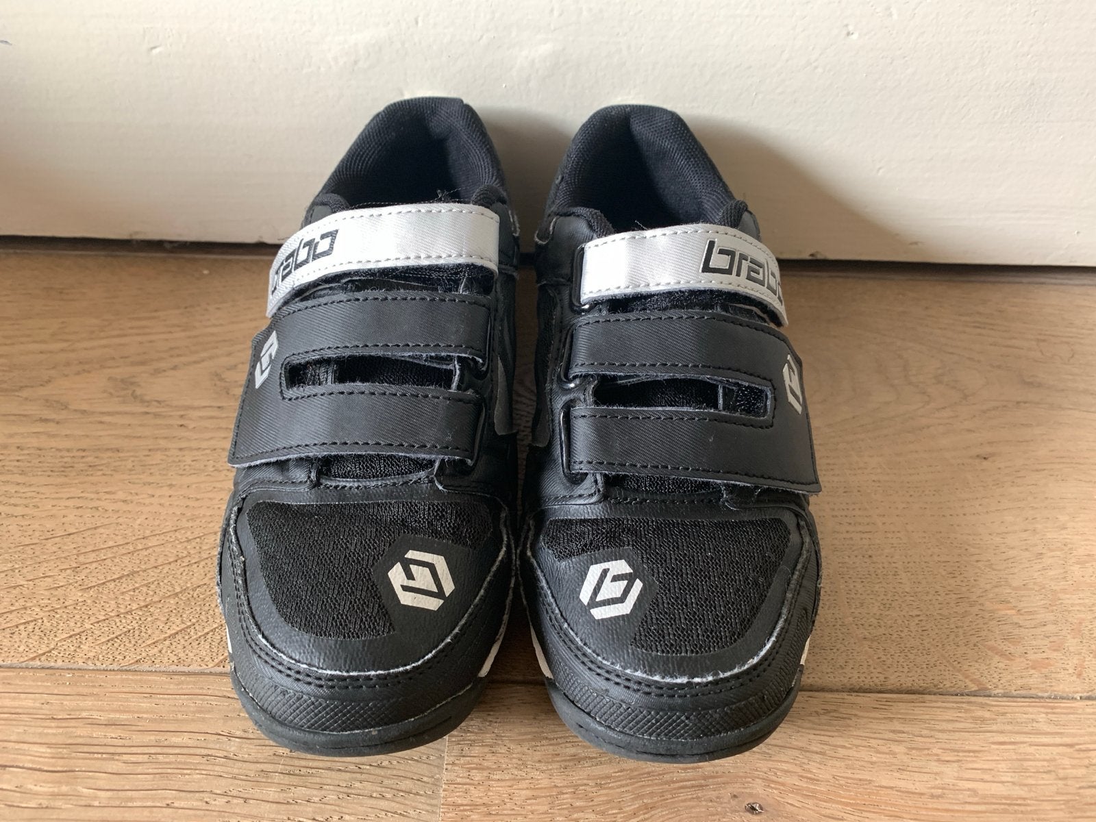 Z.g.a.n Brabo hockeyschoenen mt: 34 zwart/zilver/wit, Ophalen of Verzenden, Zo goed als nieuw, Schoenen