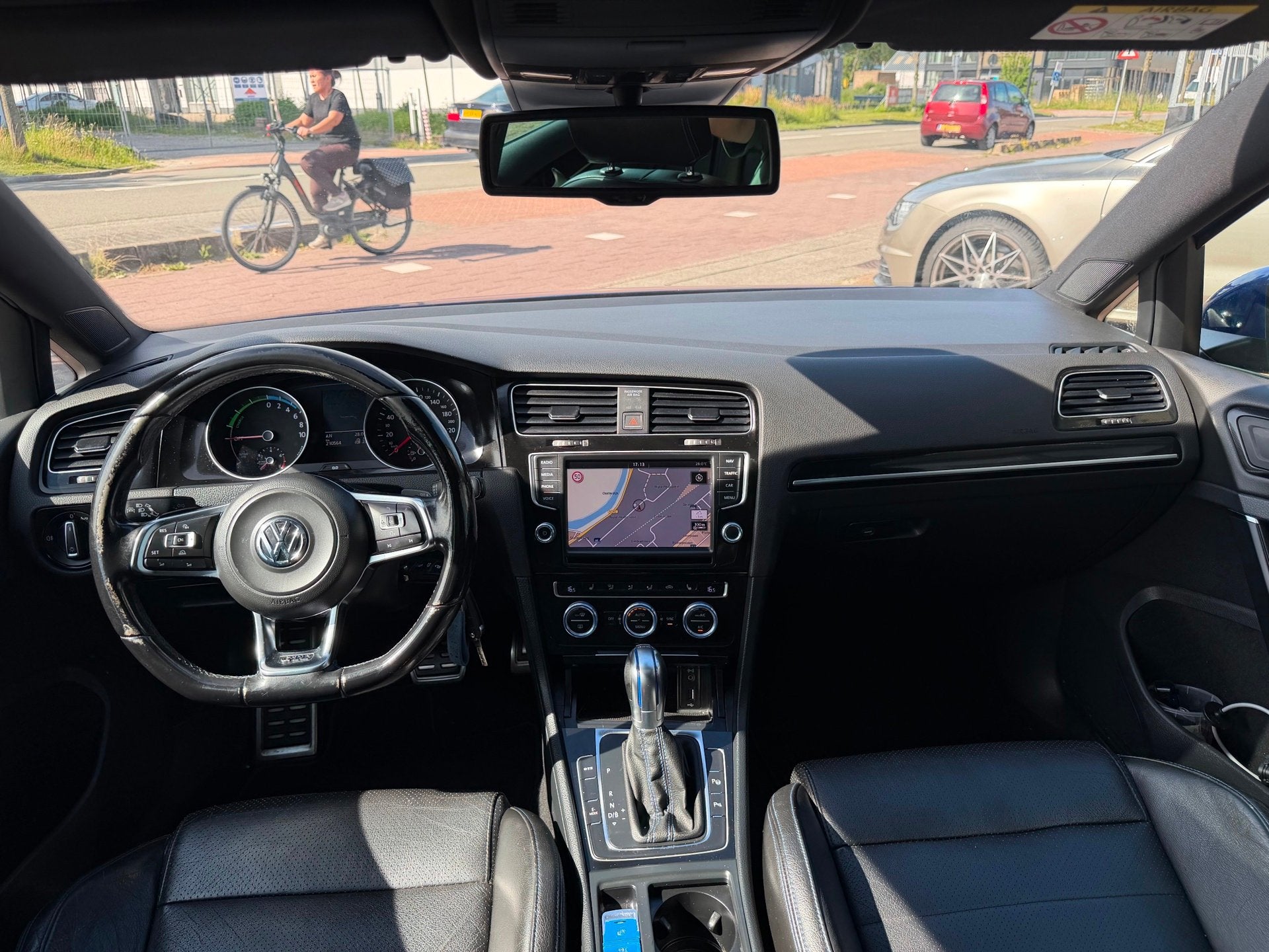 Volkswagen Golf 1.4 TSI GTE AUT|Navi|PANO|Leder|Trekhaak, 8 kWh, Gebruikt, 4 cilinders, 150 pk