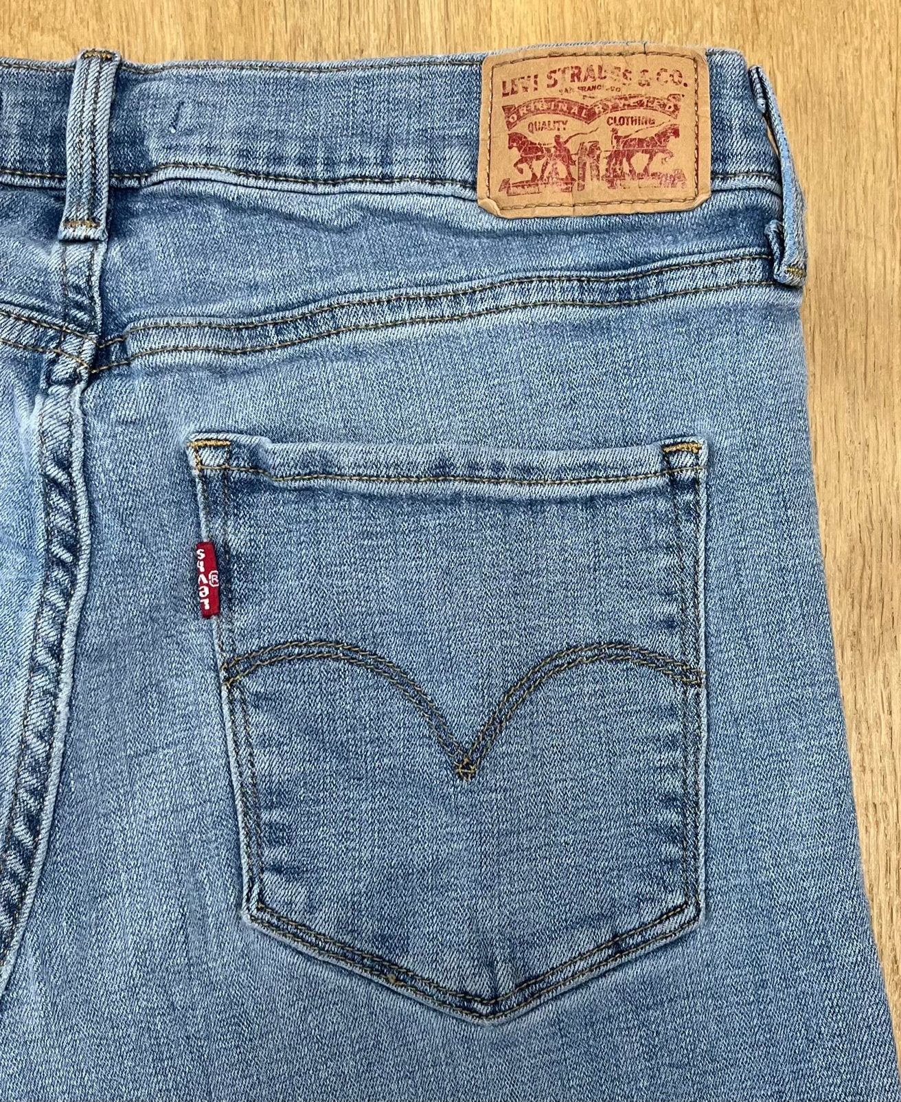 Levi’s 315 shaping bootcut stretch jeans - Maat W30 L30, Ophalen of Verzenden, Zo goed als nieuw, Blauw, W30 - W32 (confectie 38/40)