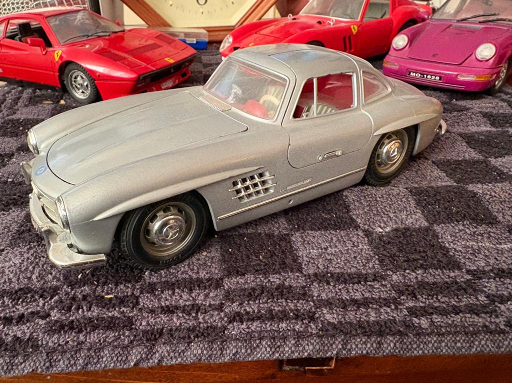 Mercedes.  300. SL.         1954.   Burago, Ophalen of Verzenden, Zo goed als nieuw, Bburago
