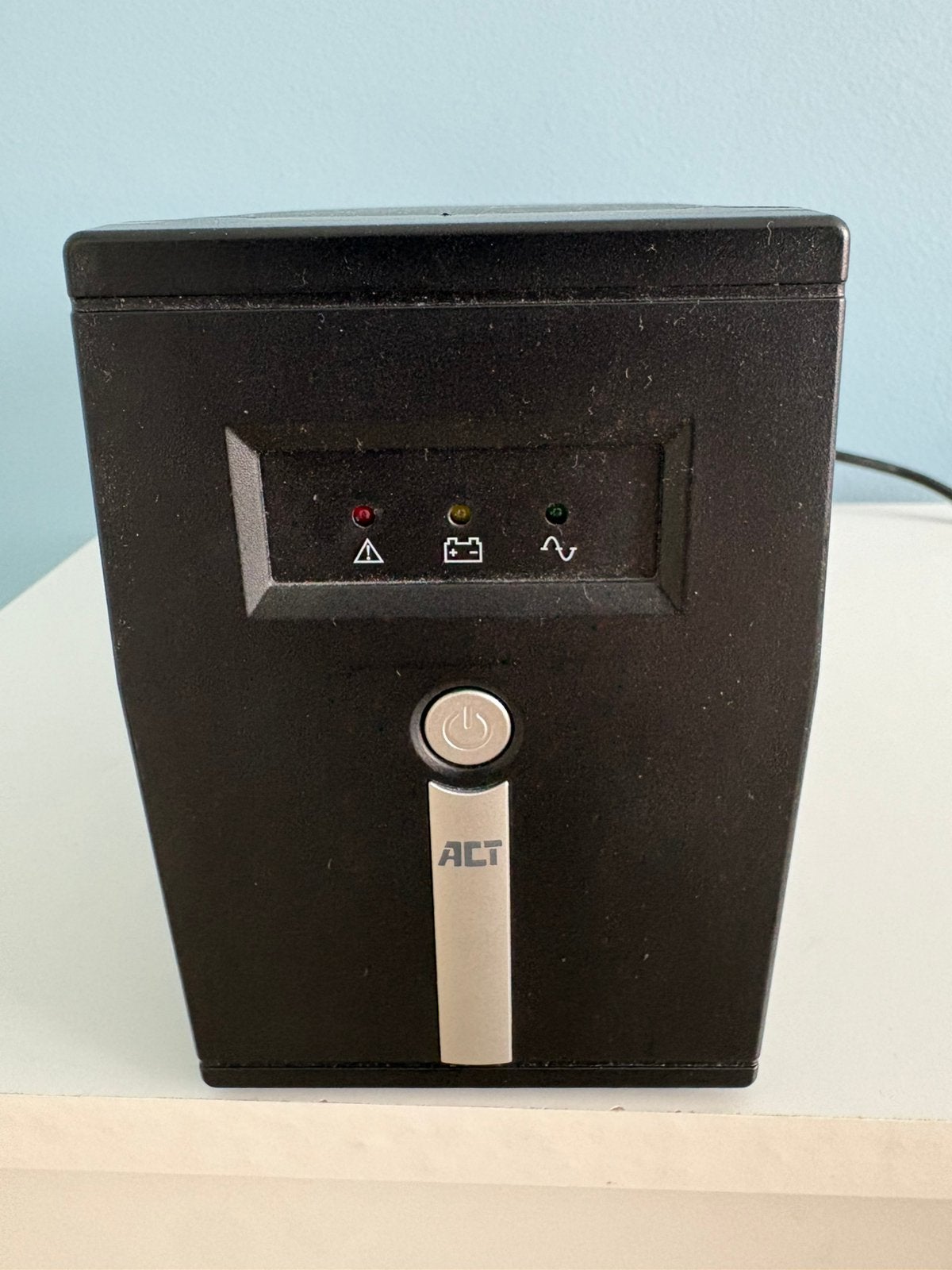ACT AC2305 UPS noodstroomvoorziening 600VA / 360W, Computers en Software, Ophalen, Zo goed als nieuw