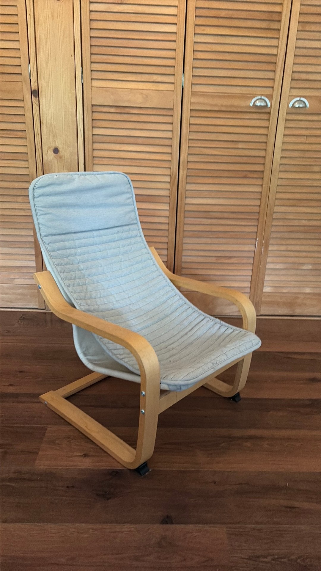 2 Ikea kinder fauteuils, Ophalen, Kunststof, 75 tot 100 cm, Zo goed als nieuw