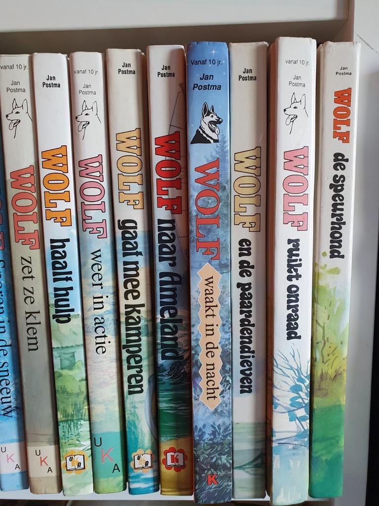 14 verschillende delen Wolf de speurhond, Ophalen of Verzenden, Gelezen, Jan Postma