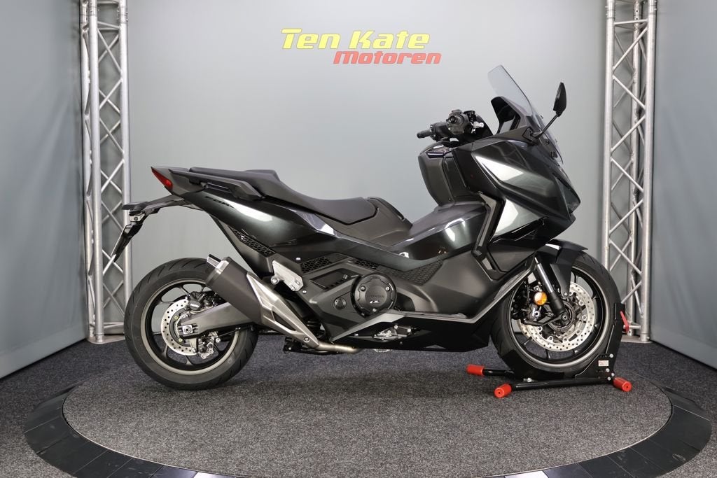 Honda NSS 750 Forza, Scooter, 745 cc, Bedrijf, Meer dan 35 kW
