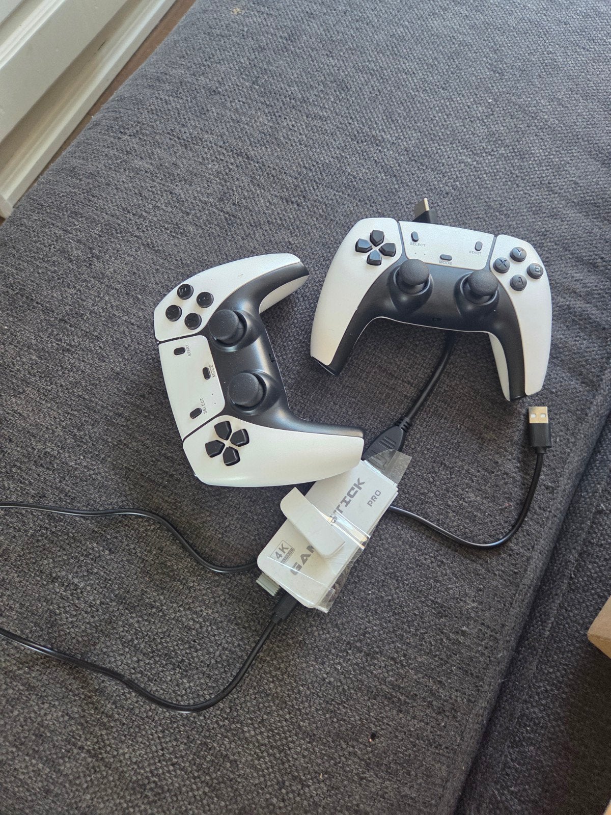 Game Stick Pro 4K met 2 controllers, Spelcomputers en Games, Spelcomputers | Overige, Ophalen of Verzenden