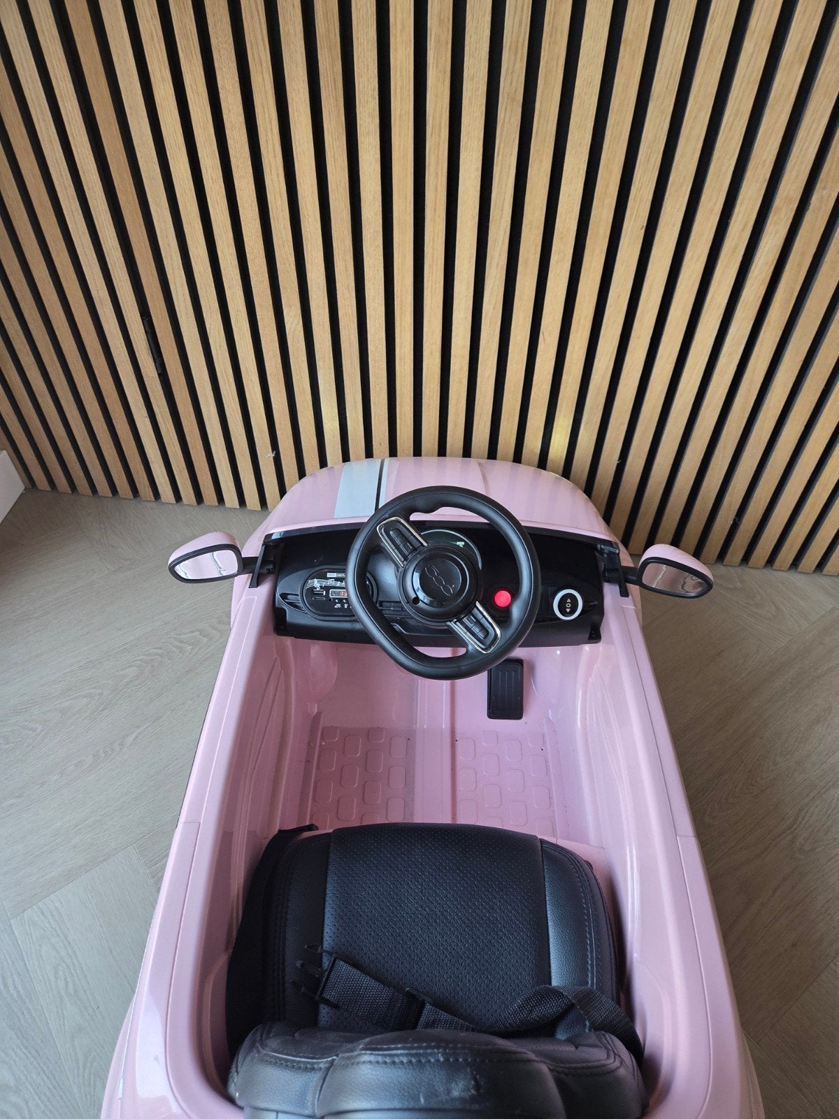 Roze Fiat 500 elektrische kinderauto, Zo goed als nieuw