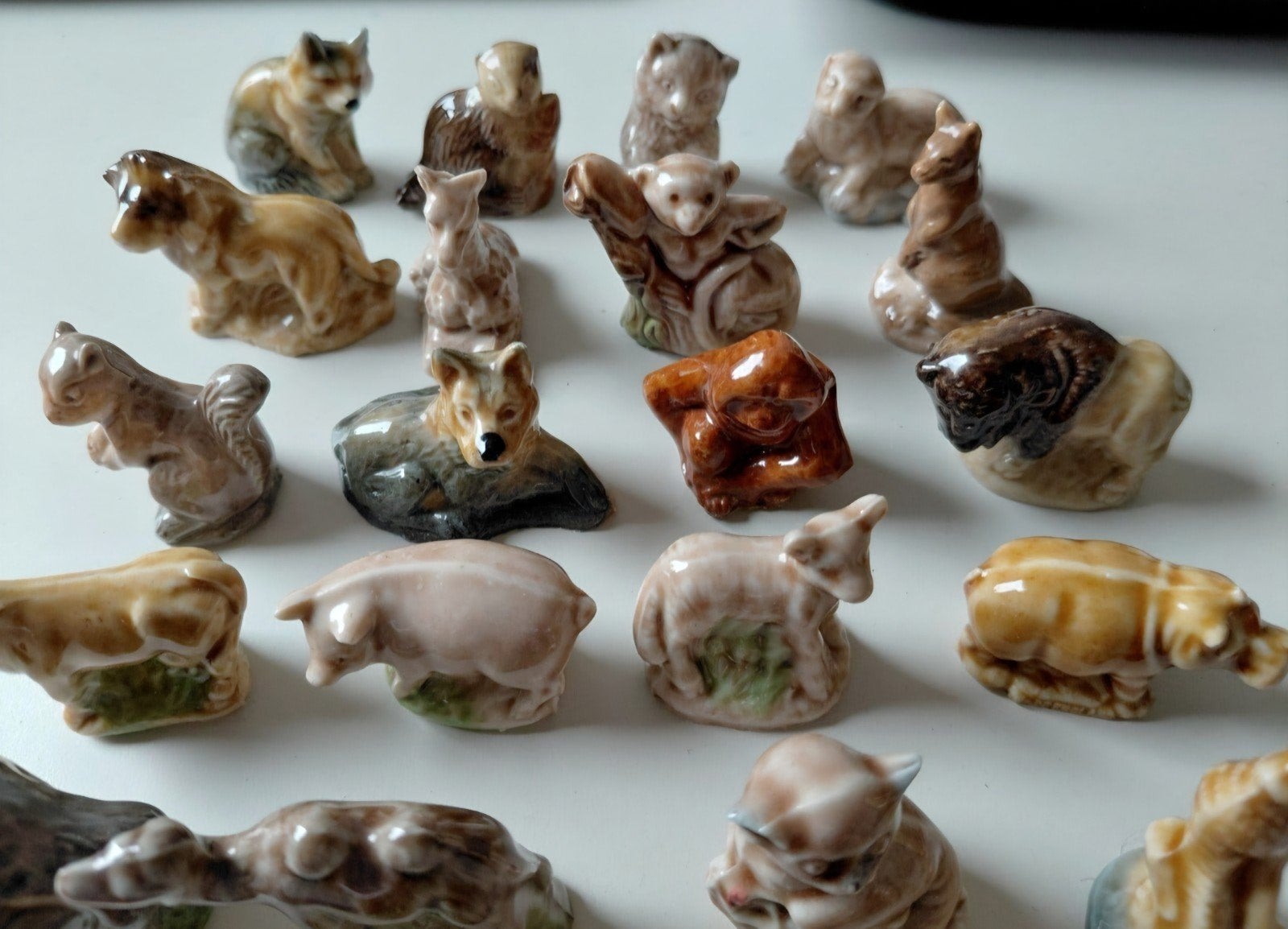 Verzameling van 25 wade whimsies porseleinen dierenbeeldjes, Verzamelen, Ophalen, Zo goed als nieuw