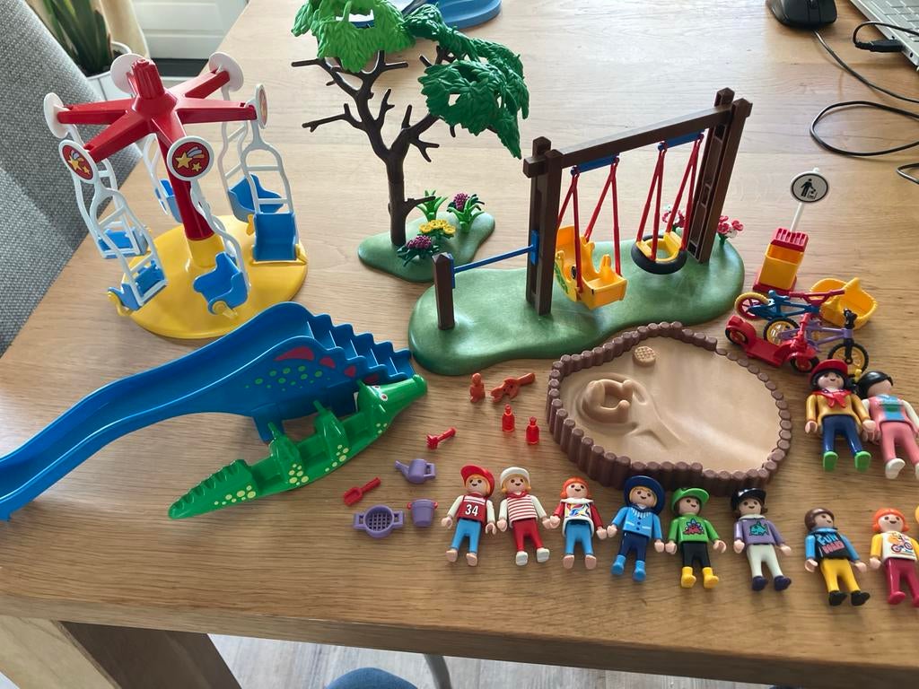 Playmobil Speeltuin Set 4070 met Draaimolen en Schommel, Ophalen of Verzenden, Gebruikt