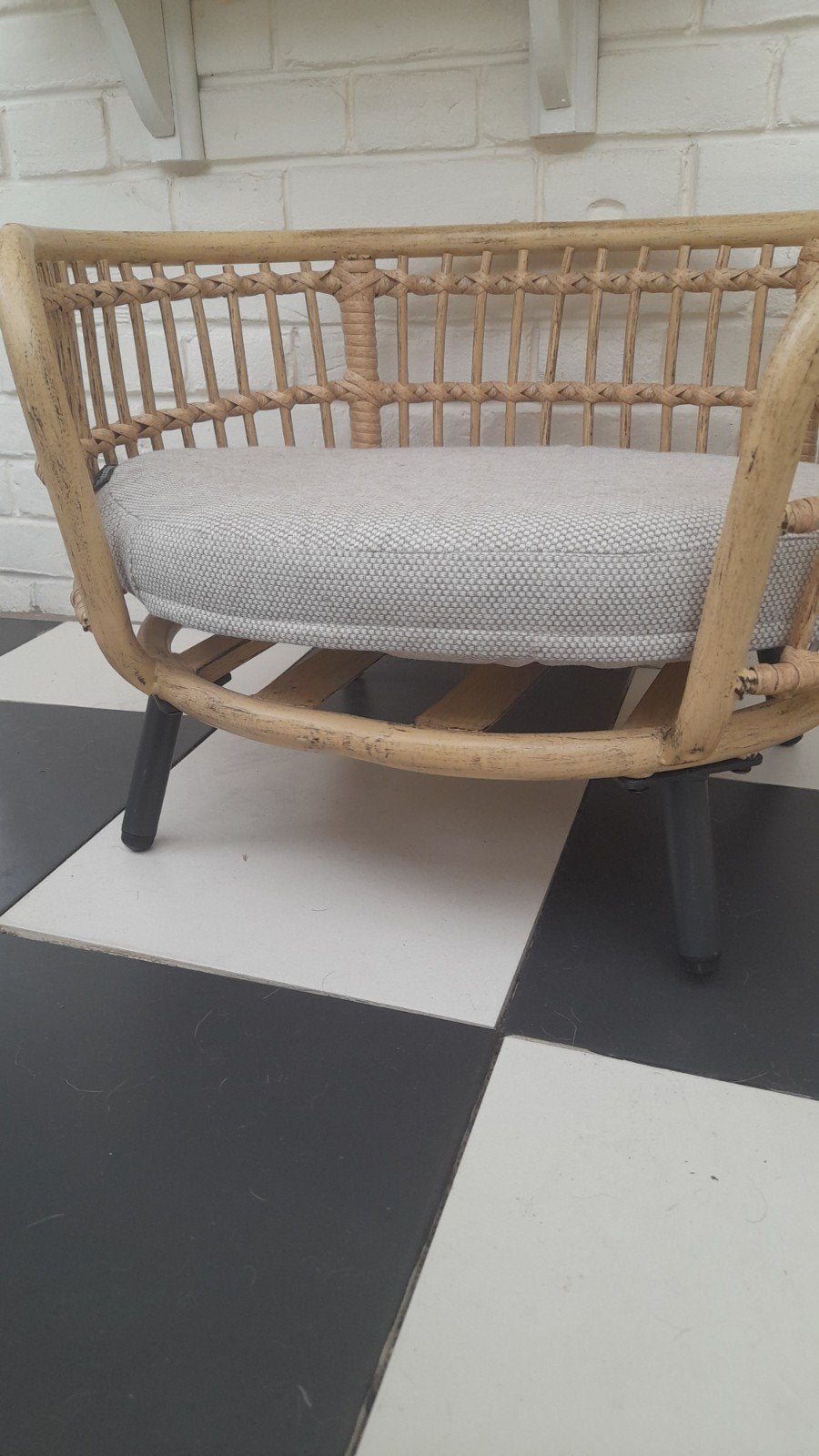 Leuke hondenmand met beige taupe gemêleerd  kussen, Dieren en Toebehoren, Ophalen of Verzenden, Zo goed als nieuw