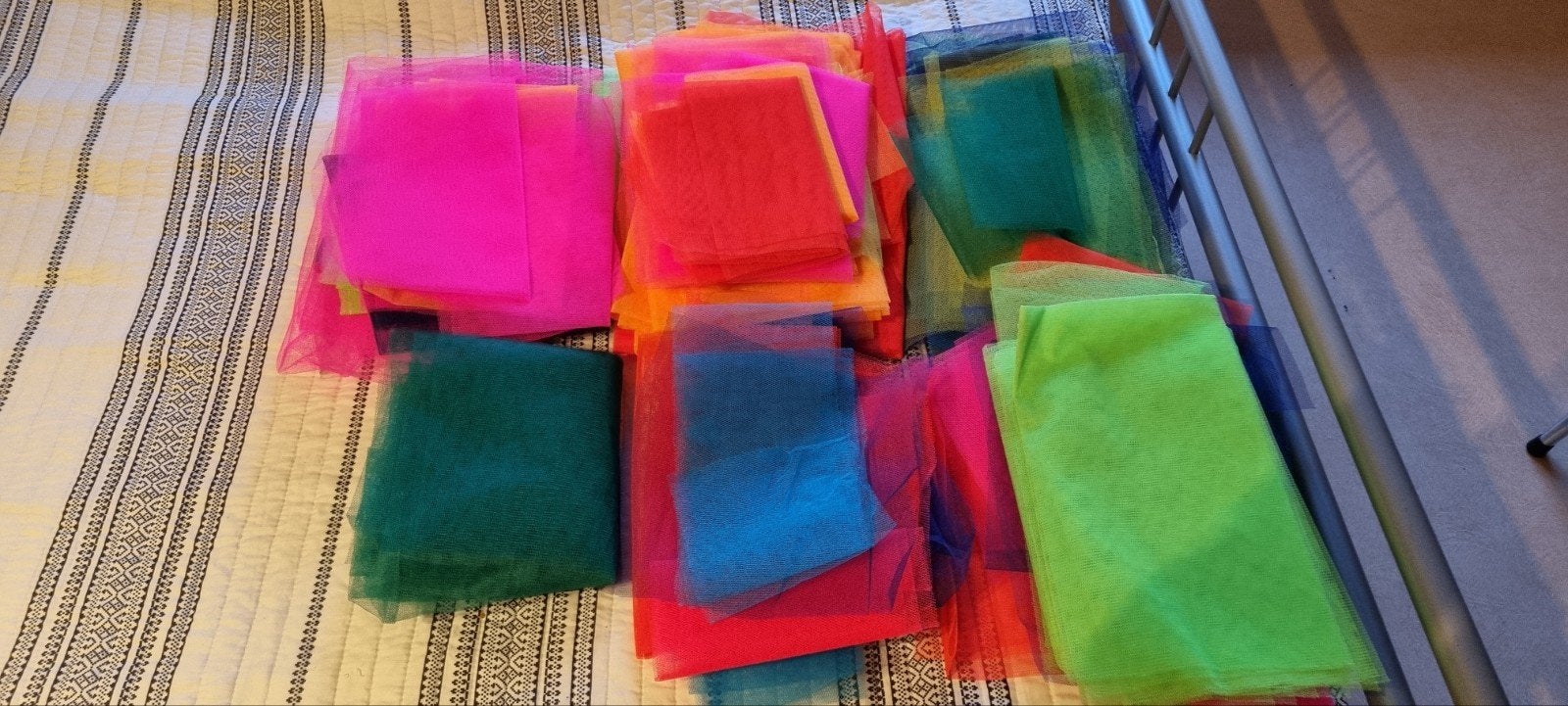Tule diverse kleuren., Overige materialen, 120 cm of meer, Nieuw, Ophalen of Verzenden