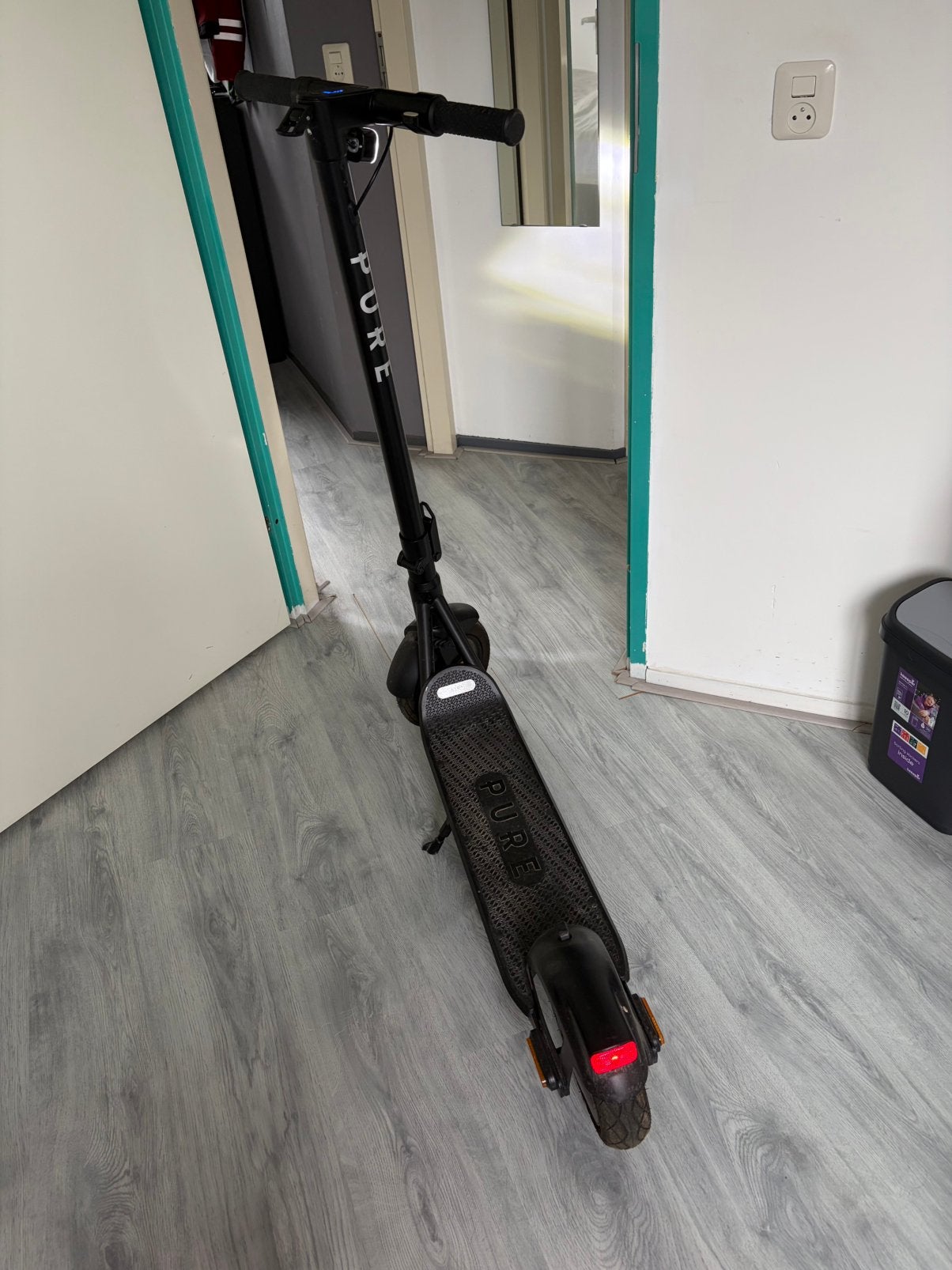 Te koop Pure Air 4 elektrische step, zwart, Fietsen en Brommers, Ophalen, Zo goed als nieuw, Elektrische step (E-scooter)