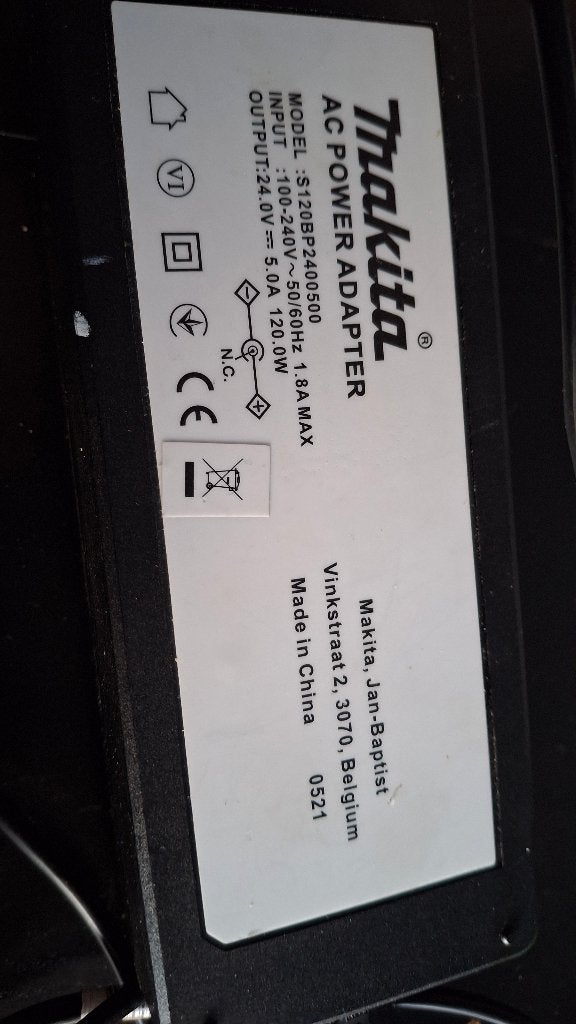 Makita AC Power Adapter S120BP2400500 - 24V 5A, Gebruikt, 200 liter of meer, Met aparte vriezer, 160 cm of meer