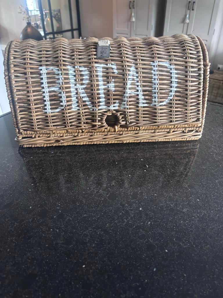 Rotan broodtrommel van Riviera Maison, Ophalen, Zo goed als nieuw