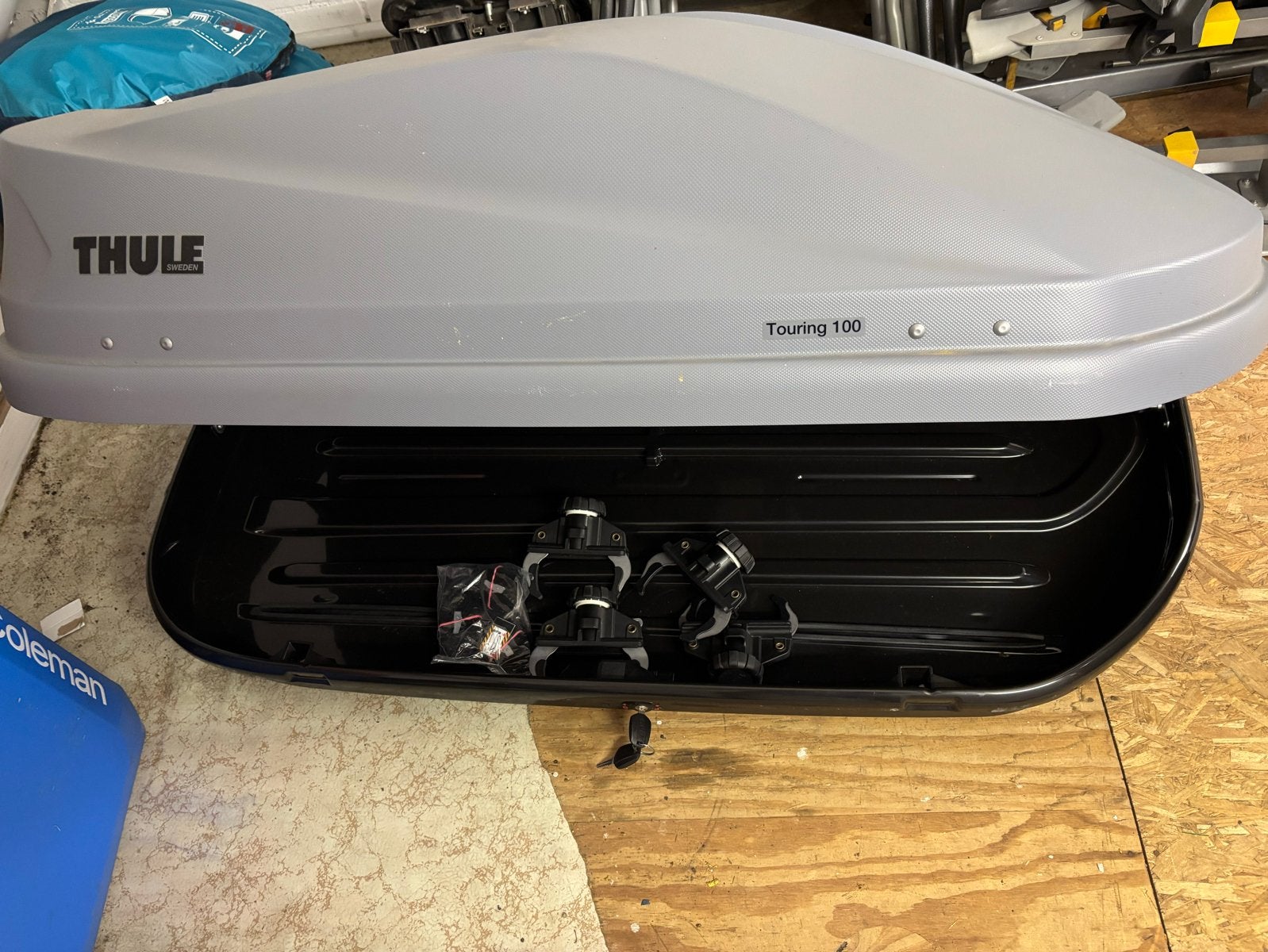Thule Touring 100 Dakkoffer - Zo goed als nieuw, Auto diversen, Ophalen, Zo goed als nieuw