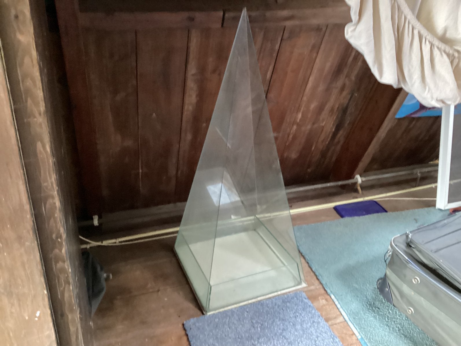 Decoratieve glazen pyramide, Ophalen, Gebruikt