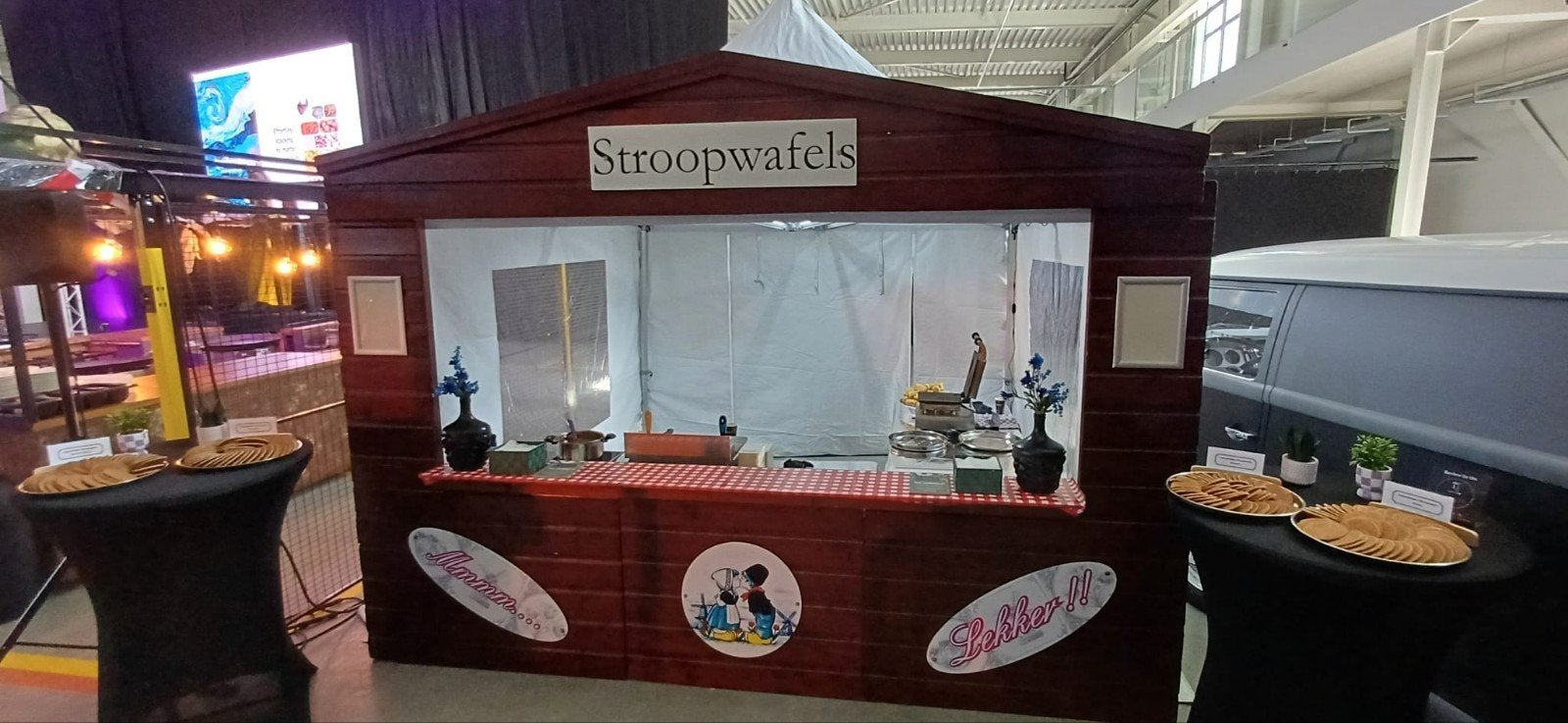 Stroopwafelkraam., Ophalen