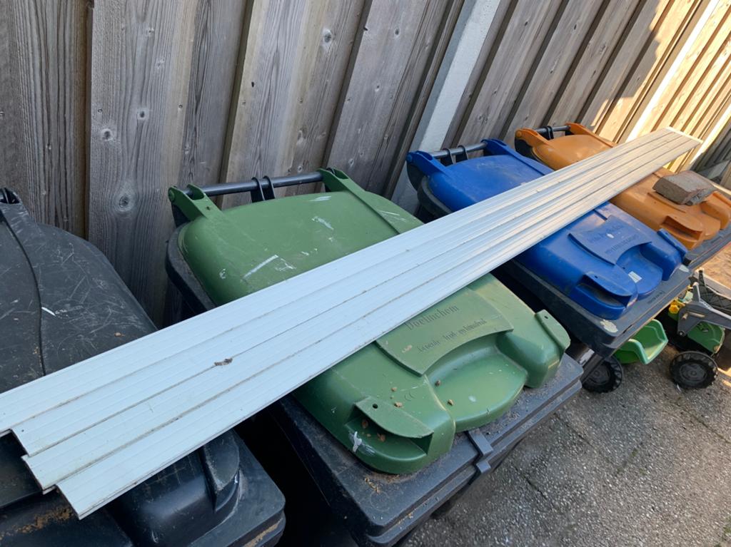 4 lamellen rolluikpanser 293cm, Doe-het-zelf en Verbouw, Rolluiken, Ophalen, Zo goed als nieuw, Wit, 200 cm of meer