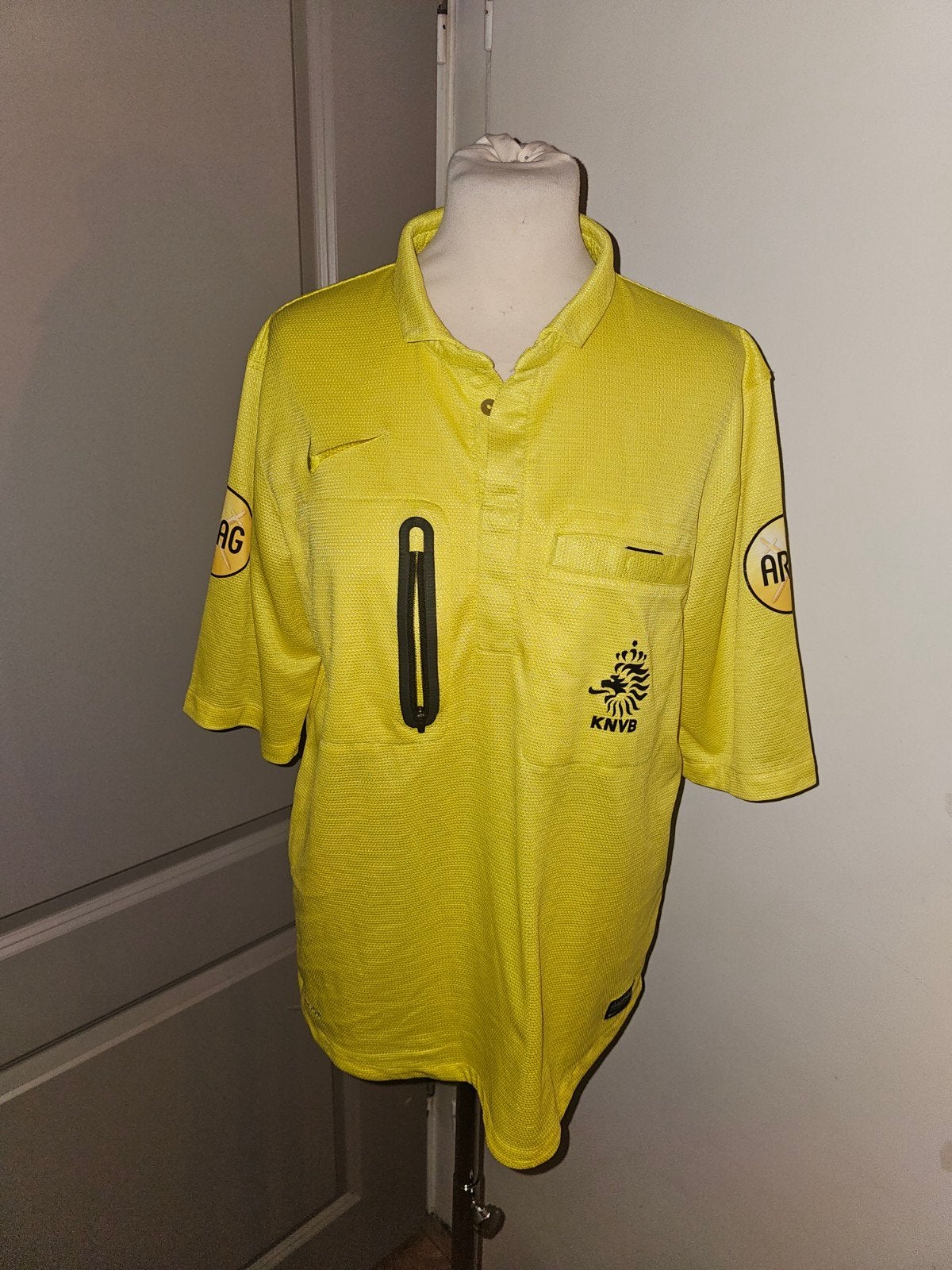 Scheidsrechter sportshirt maat M Nike, Ophalen of Verzenden, Zo goed als nieuw