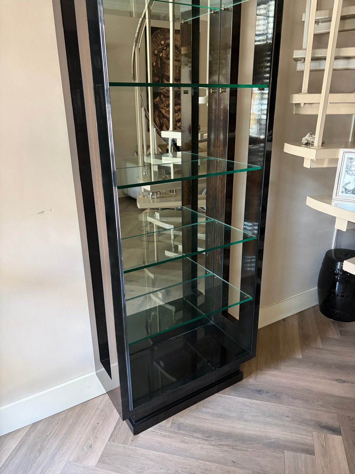 Eichholtz Vitrinekast Zwart met Glazen Planken - 223x80 cm, Huis en Inrichting, Met plank(en), 200 cm of meer, 25 tot 50 cm, 50 tot 100 cm