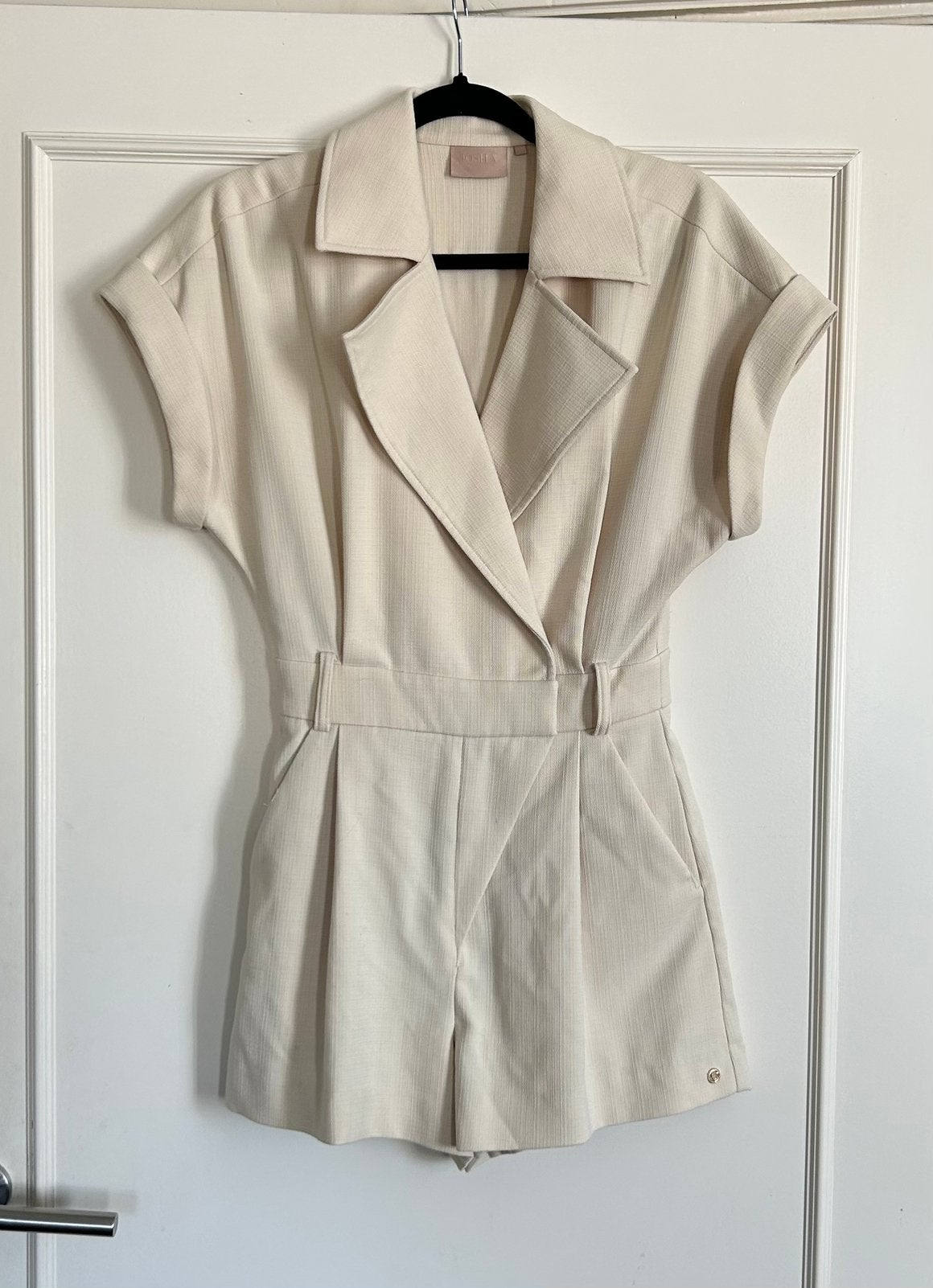 Ecru, Crème JoshV, Josh V playsuit in XS, Kleding | Dames, Jumpsuits, Ophalen of Verzenden, Nieuw, Maat 34 (XS) of kleiner, Beige