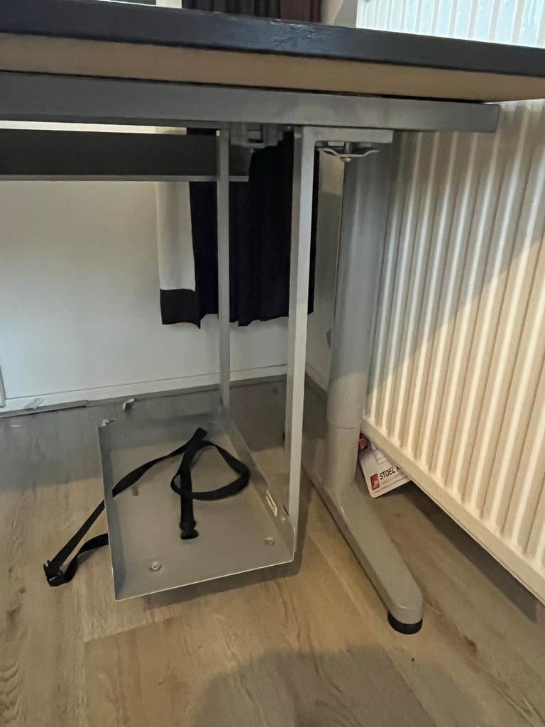 IKEA Bureau met Kast voor Mappen - Zwart/Grijs, Ophalen, Spaanplaat of MDF, Zo goed als nieuw, IKEA