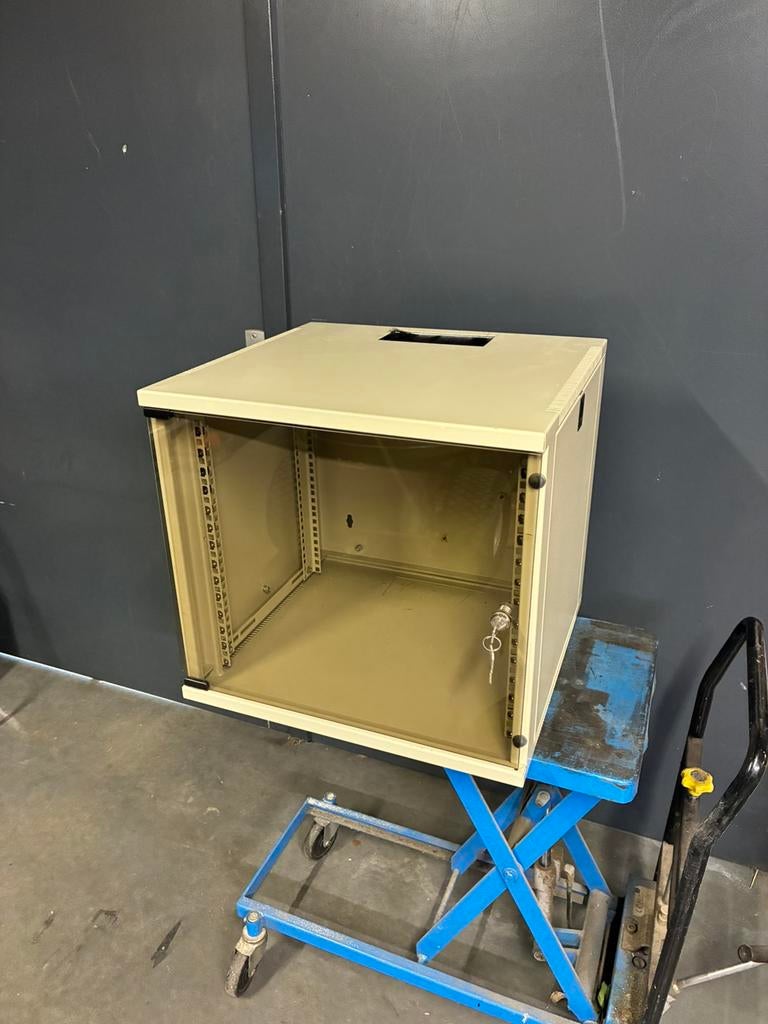 Te koop Patchkast 50x53x50cm compleet, Computers en Software, Serverkasten, Ophalen, Zo goed als nieuw, Glas, Plaatstaal