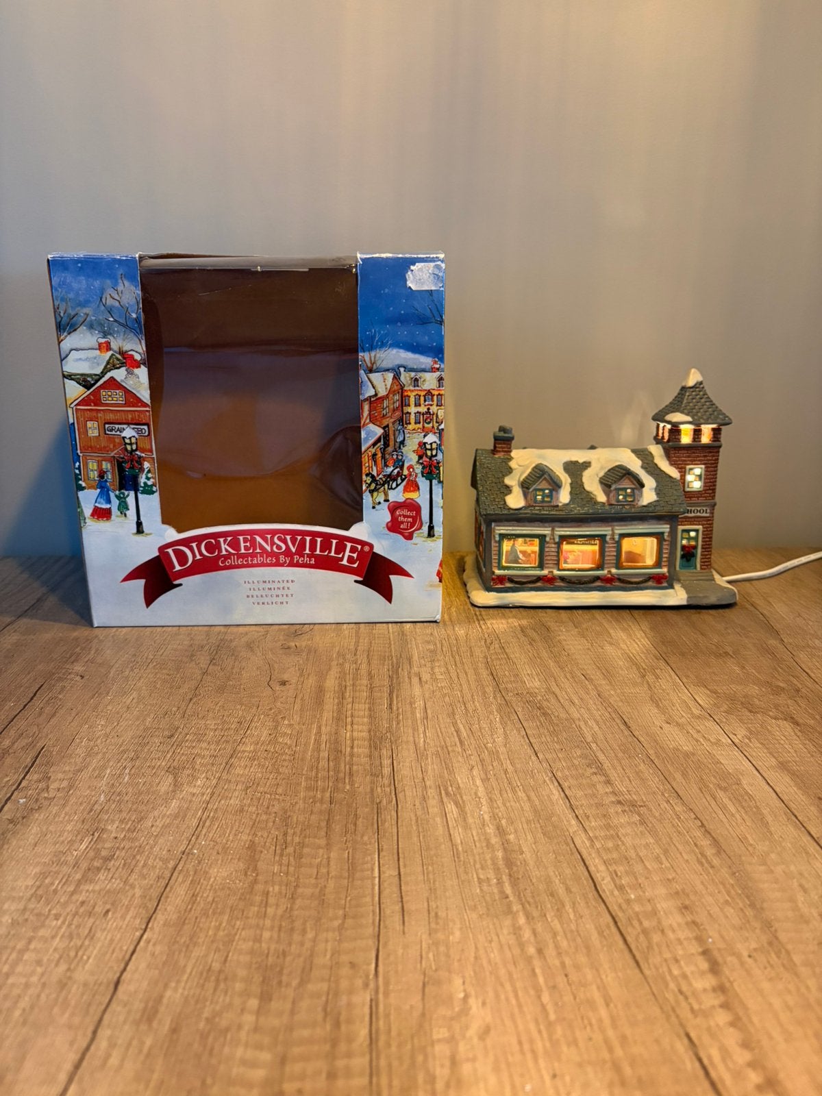 Dickensville school, Ophalen, Zo goed als nieuw, Poppenhuis