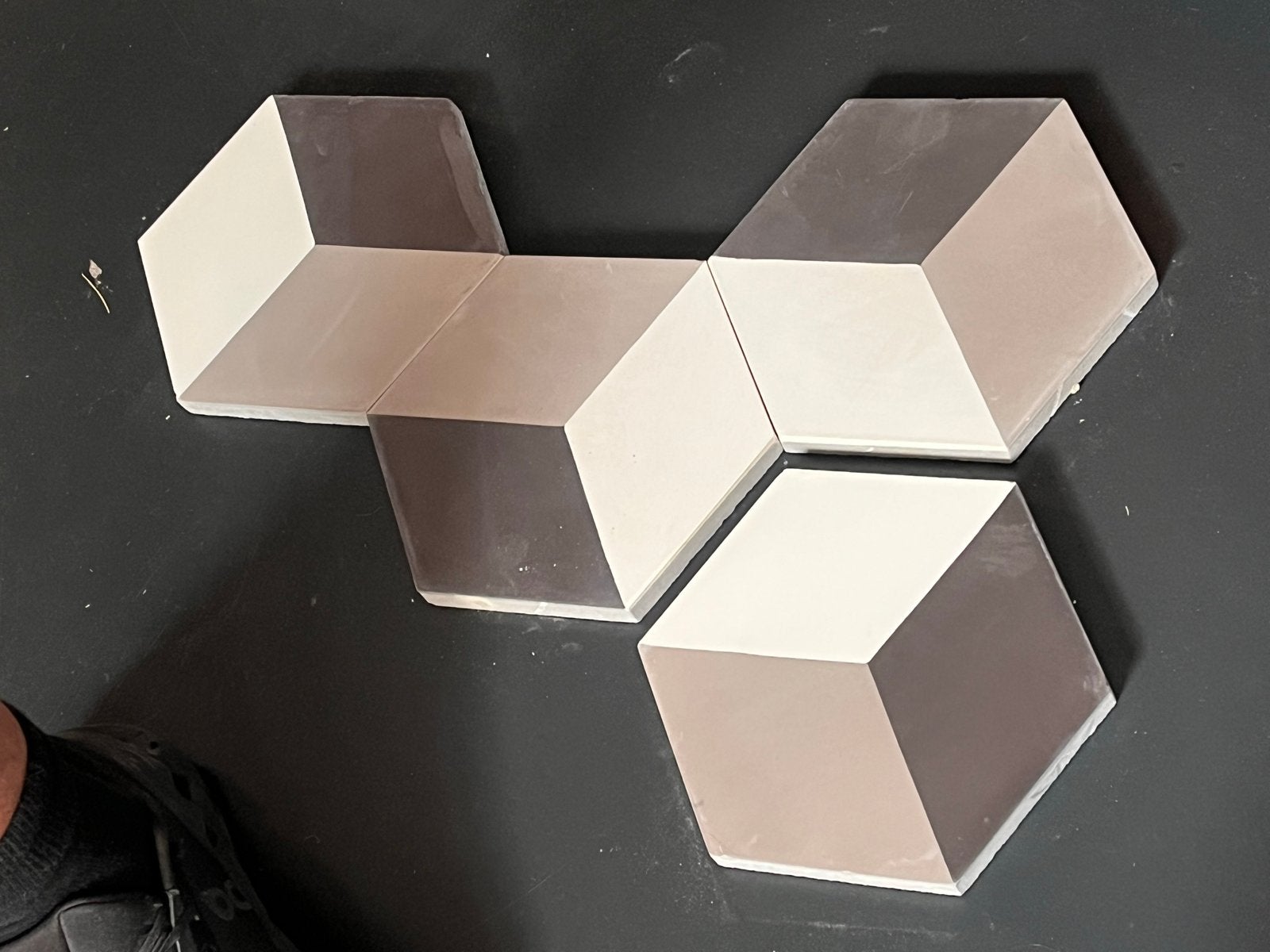 Tegels met 3D-effect - 17 stuks, Ophalen, Zo goed als nieuw, 20 tot 40 cm, Minder dan 5 m²