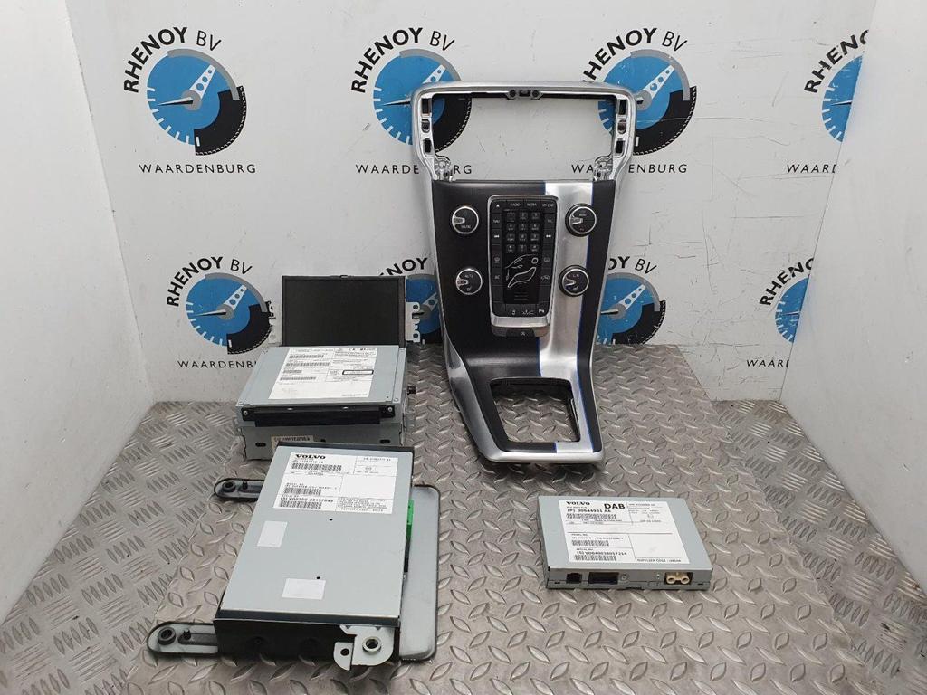 VOLVO V40 R-DESIGN NAVIGATIE 2014, Ophalen of Verzenden, Gebruikt, Stiba lid