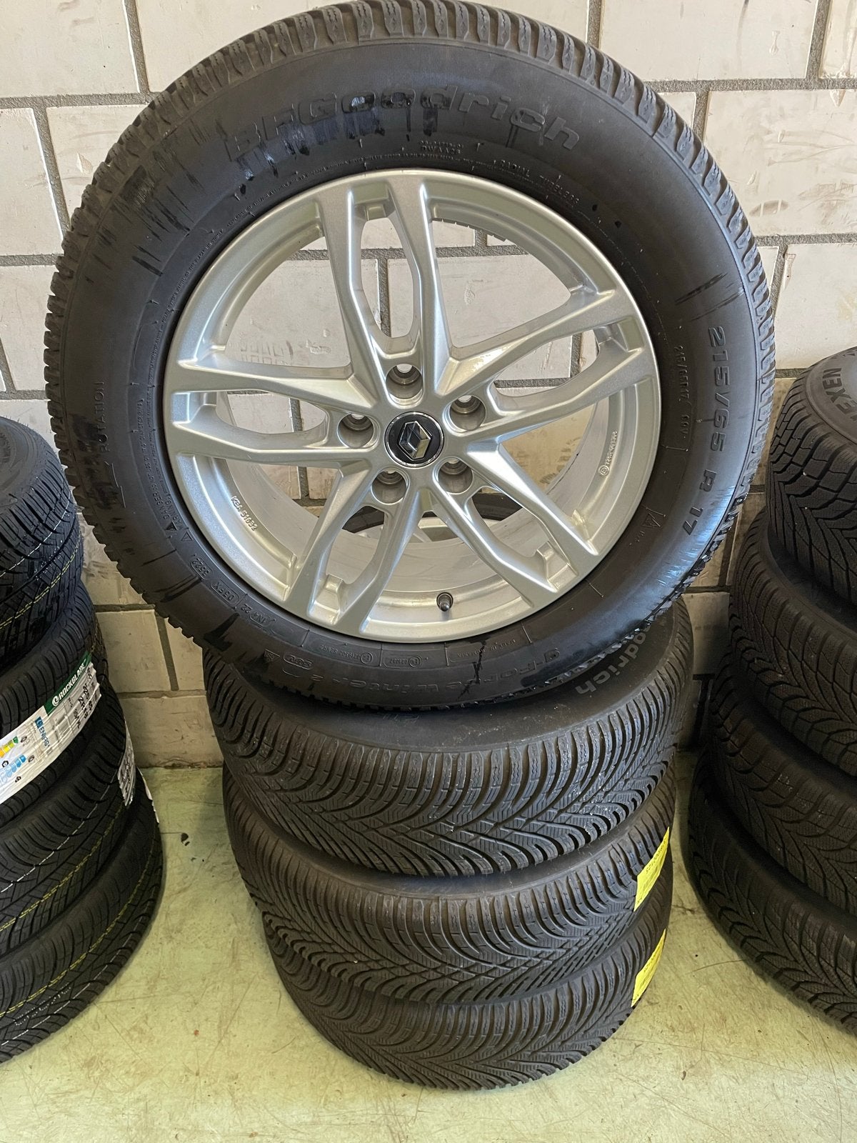 Set 17” lichtmetalen velgen Renault Austral + winterbanden z, Banden en Velgen, 17 inch, Berkvens, Personenwagen