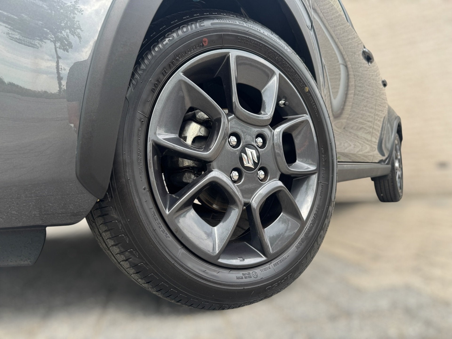 Suzuki Ignis 1.2 Smart Hybrid Select 2025 / CAMERA / HOGE IN, Auto's, Suzuki, Stof, Gebruikt, Zwart, 4 cilinders