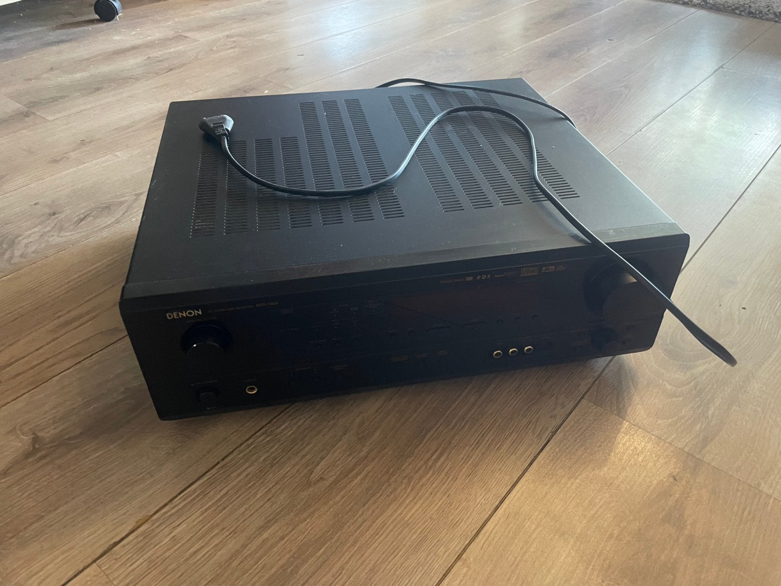 Versterker avr denon 1604 mist afstandsbediening!, Ophalen, Zo goed als nieuw, 120 watt of meer, Denon