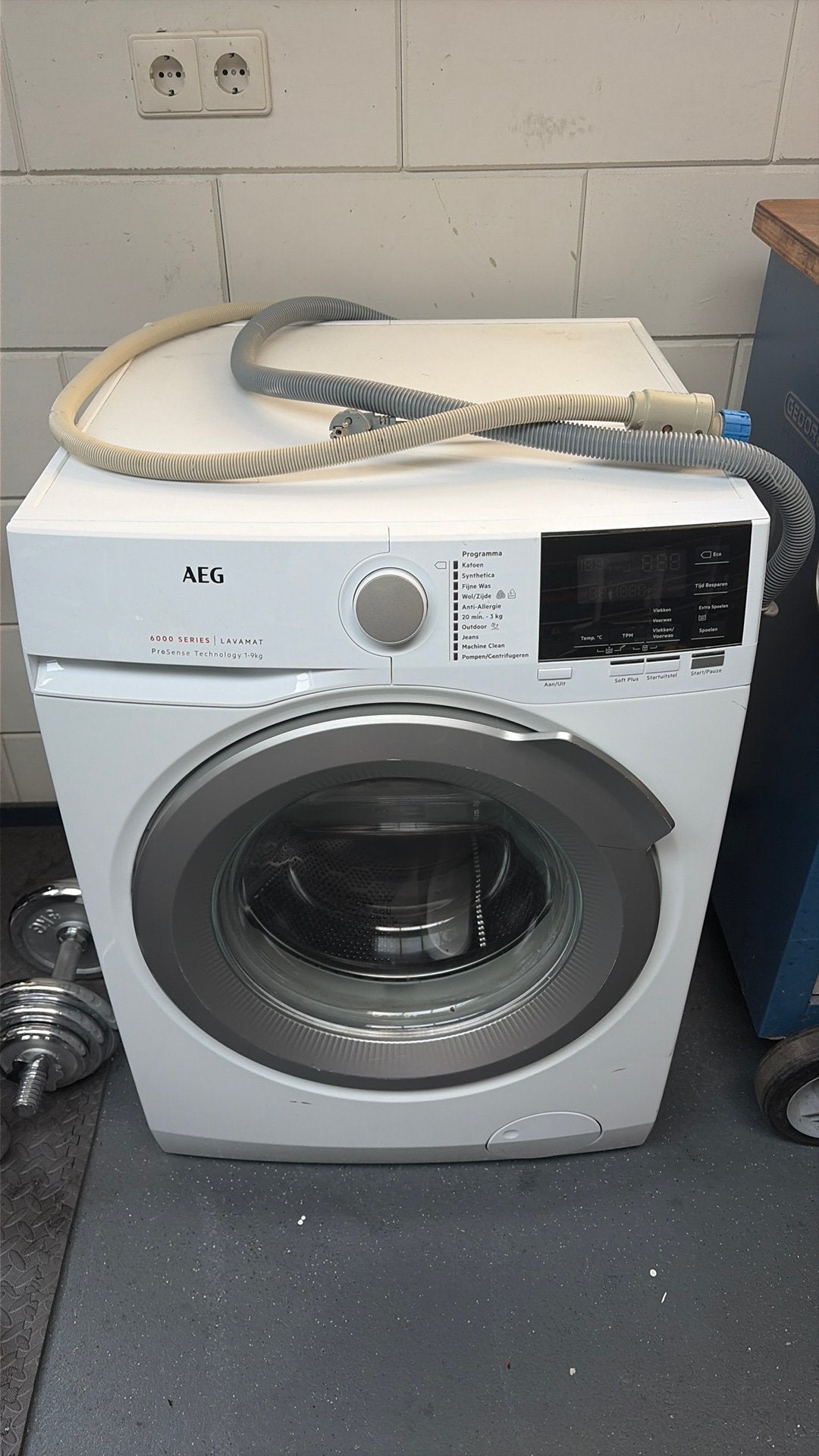 AEG 6000 Series Lavamat (2019), Ophalen, Minder dan 85 cm, Zo goed als nieuw, 1200 tot 1600 toeren