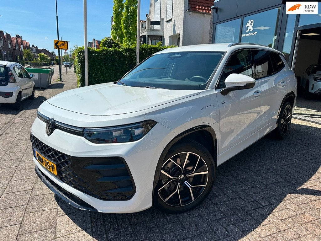 Volkswagen TAYRON 1.5 eHybrid R-Line Edition|Afn. Trekhaak|1, Auto's, Volkswagen, 4 cilinders, Met garantie (alle), Automatische klimaatregeling
