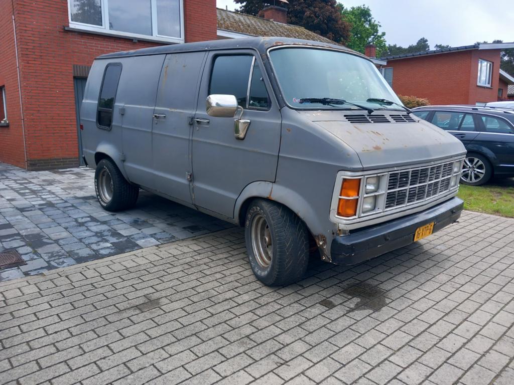 Dodge B250 Belastingvrij, Stationwagon, 119 pk, 5137 cc, 2 stoelen