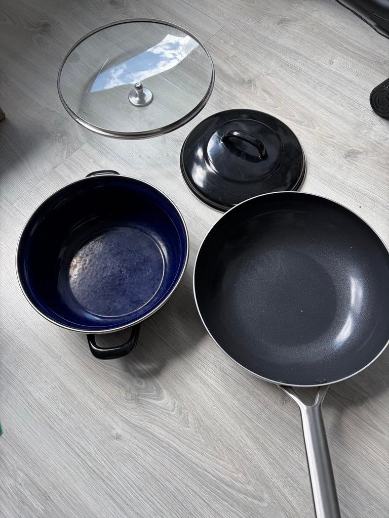 Gratis BK pan en koekenpan met deksels, Ophalen of Verzenden, Gebruikt, Overige materialen, Pannenset