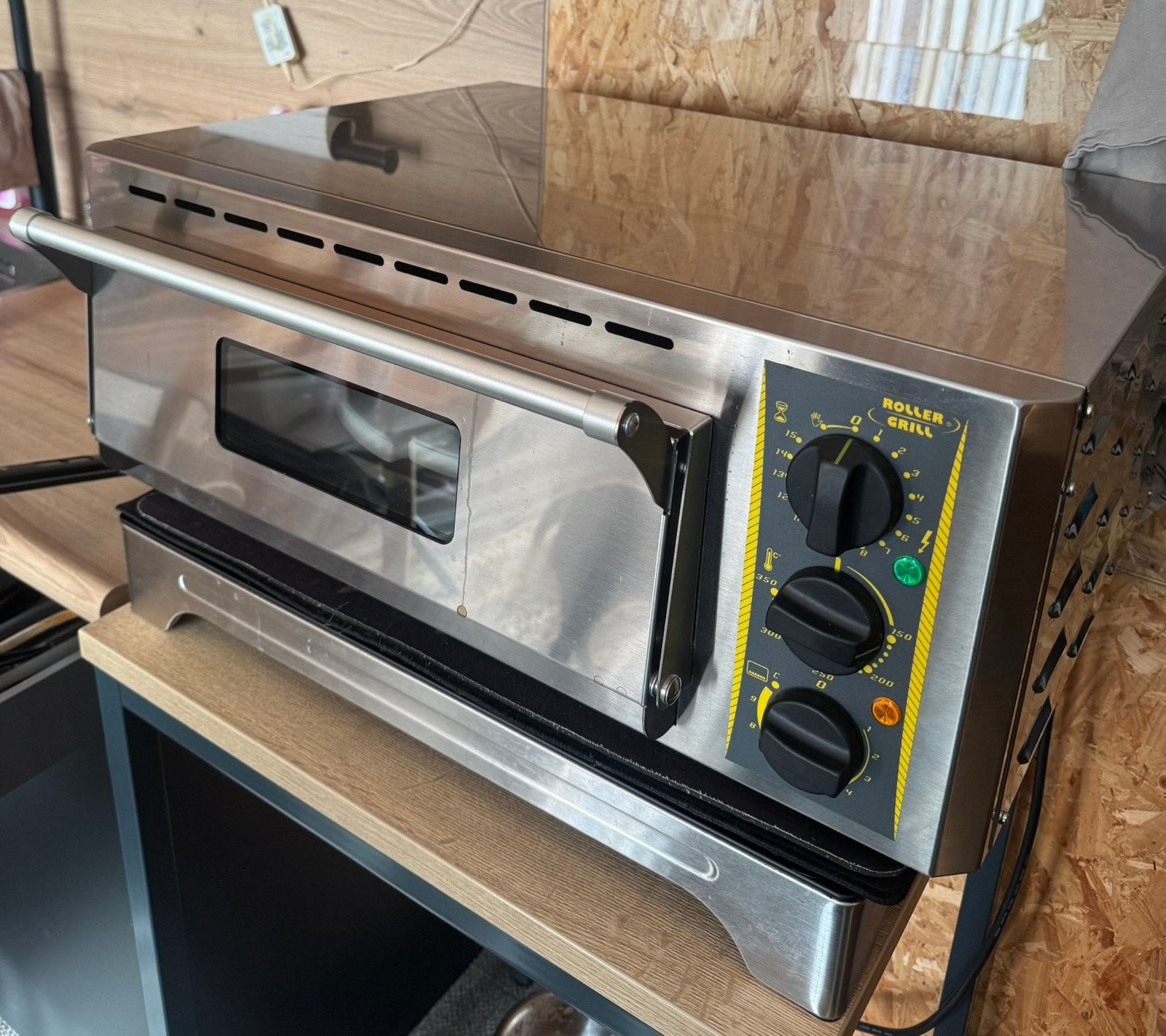 ROLLER GRILL infrarood pizza oven met 3kW, PZ430S, Witgoed en Apparatuur, Ophalen, Minder dan 45 cm, Overige merken, Pizzaoven