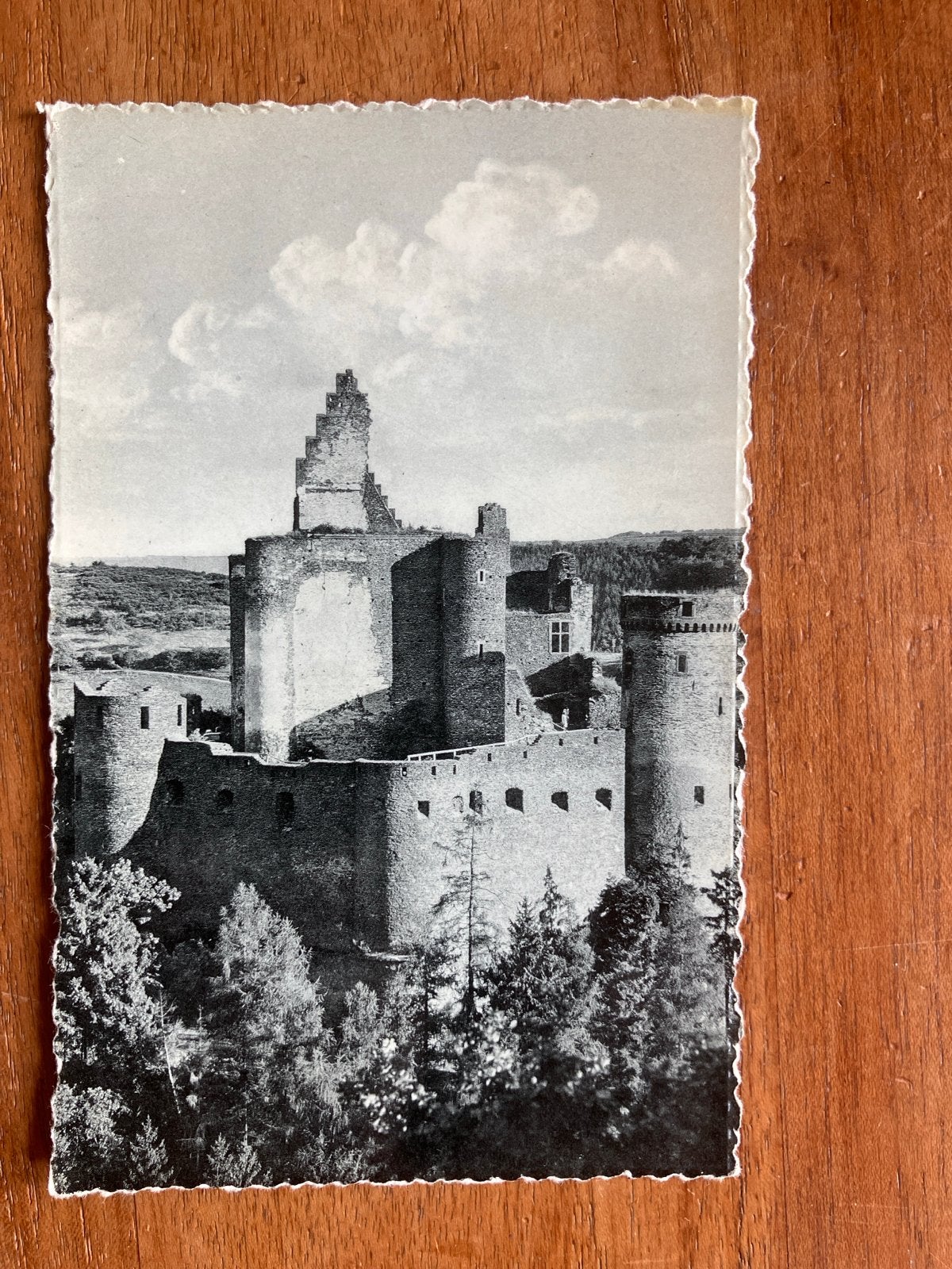 Kasteelruïne Vianden, Luxemburg, Ophalen of Verzenden, 1920 tot 1940, Ongelopen, België en Luxemburg