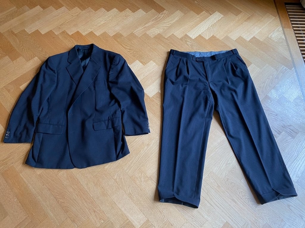 Heren kostuum donkergrijs met streep, wol voor lengte 1.72m, Maat 48/50 (M), Pelger, Ophalen of Verzenden, Grijs