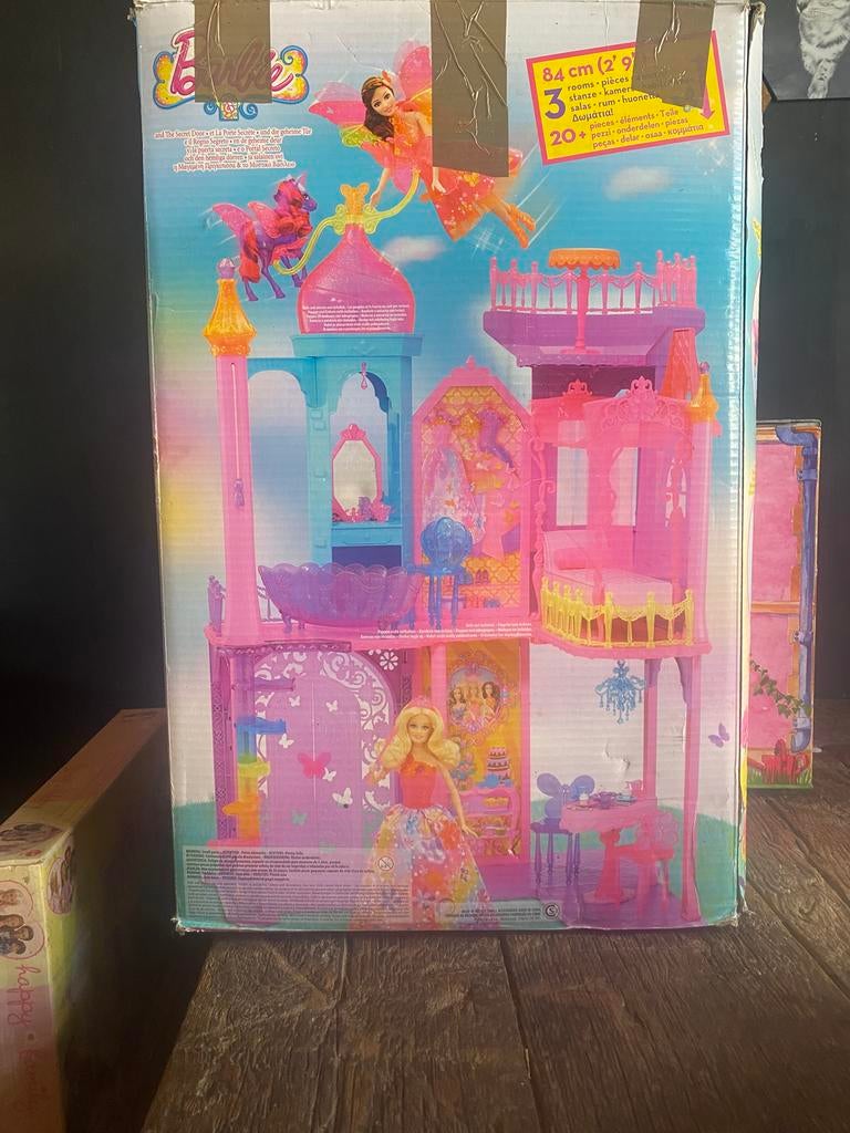 Barbie Mattel Dollhouse Castle Secret door ( nieuw, Kinderen en Baby's, Speelgoed | Poppenhuizen, Ophalen of Verzenden, Zo goed als nieuw