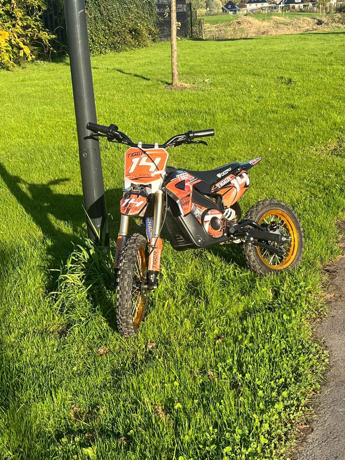 Elektrische crosser tijger nitro, Ophalen, Zo goed als nieuw