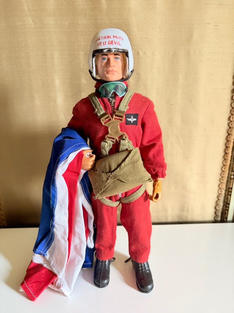 Palitoy Vintage Action Man Red Devil Parachutist + extra's, Verzamelen, Ophalen of Verzenden, Gebruikt