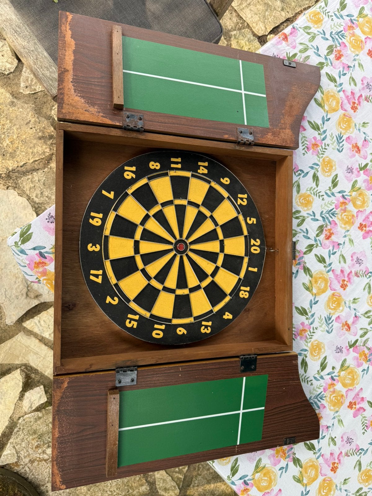 Kings head inclusief dartbord, Sport en Fitness, Darts, Ophalen, Gebruikt, Dartbord